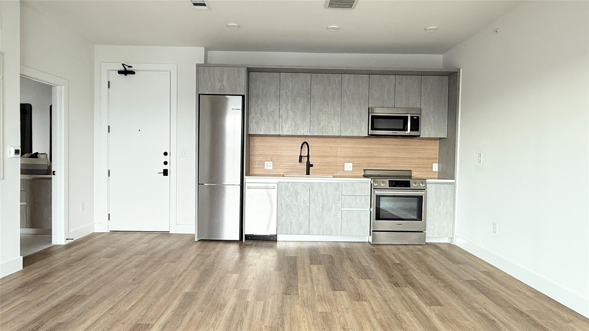 4315 S Congress Ave # 515