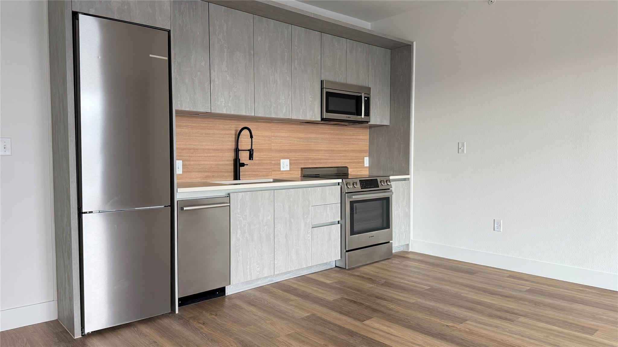 4315 S Congress Ave # 515