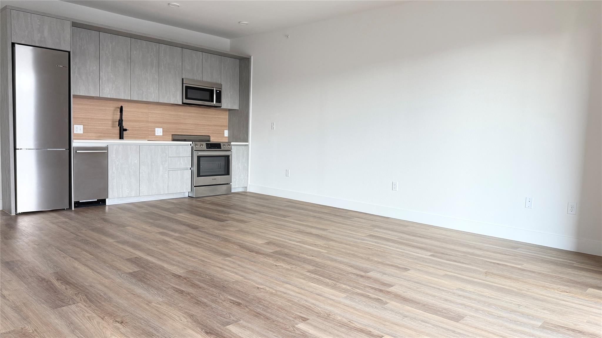 4315 S Congress Ave # 515