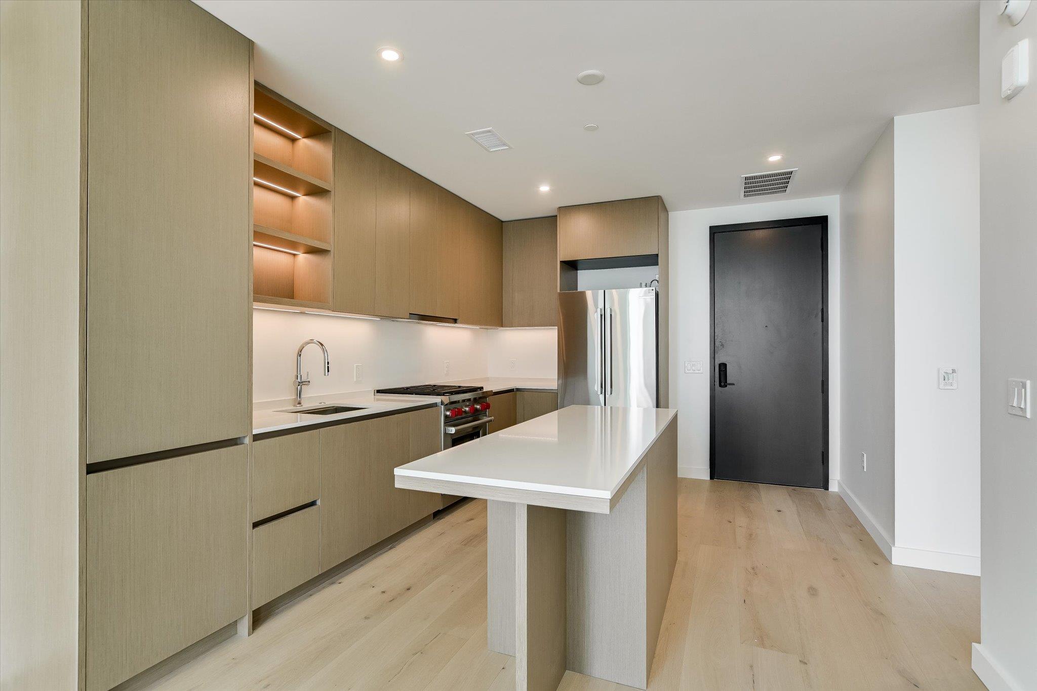 610 Davis ST # 2904