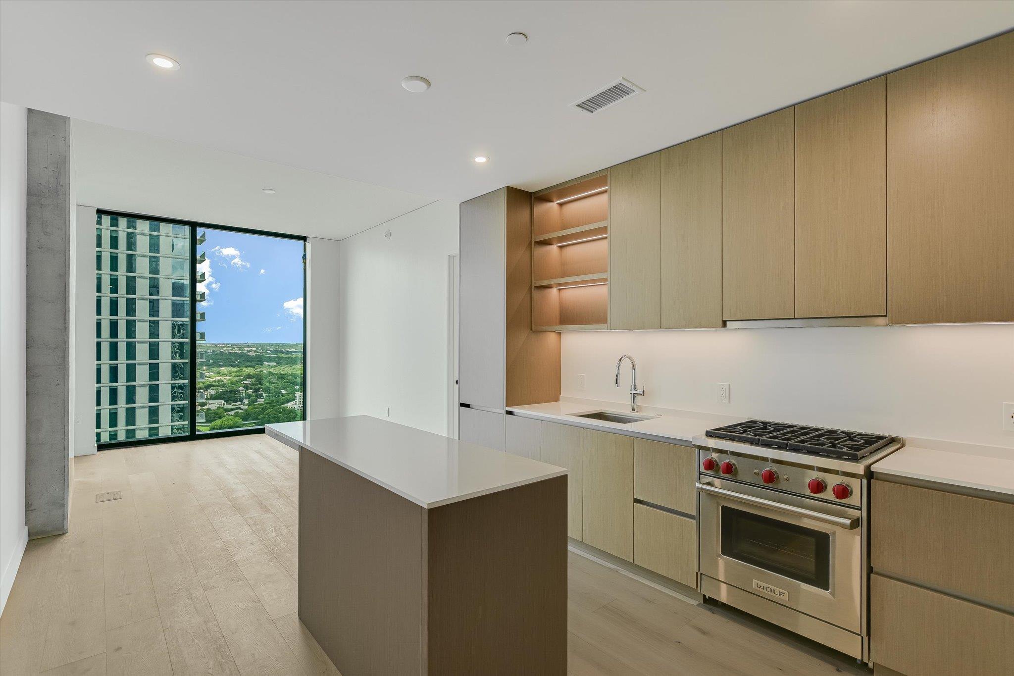 610 Davis ST # 2904