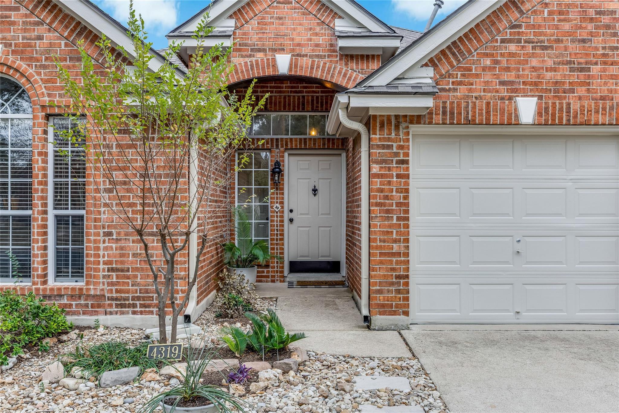 4319 S Summercrest LOOP