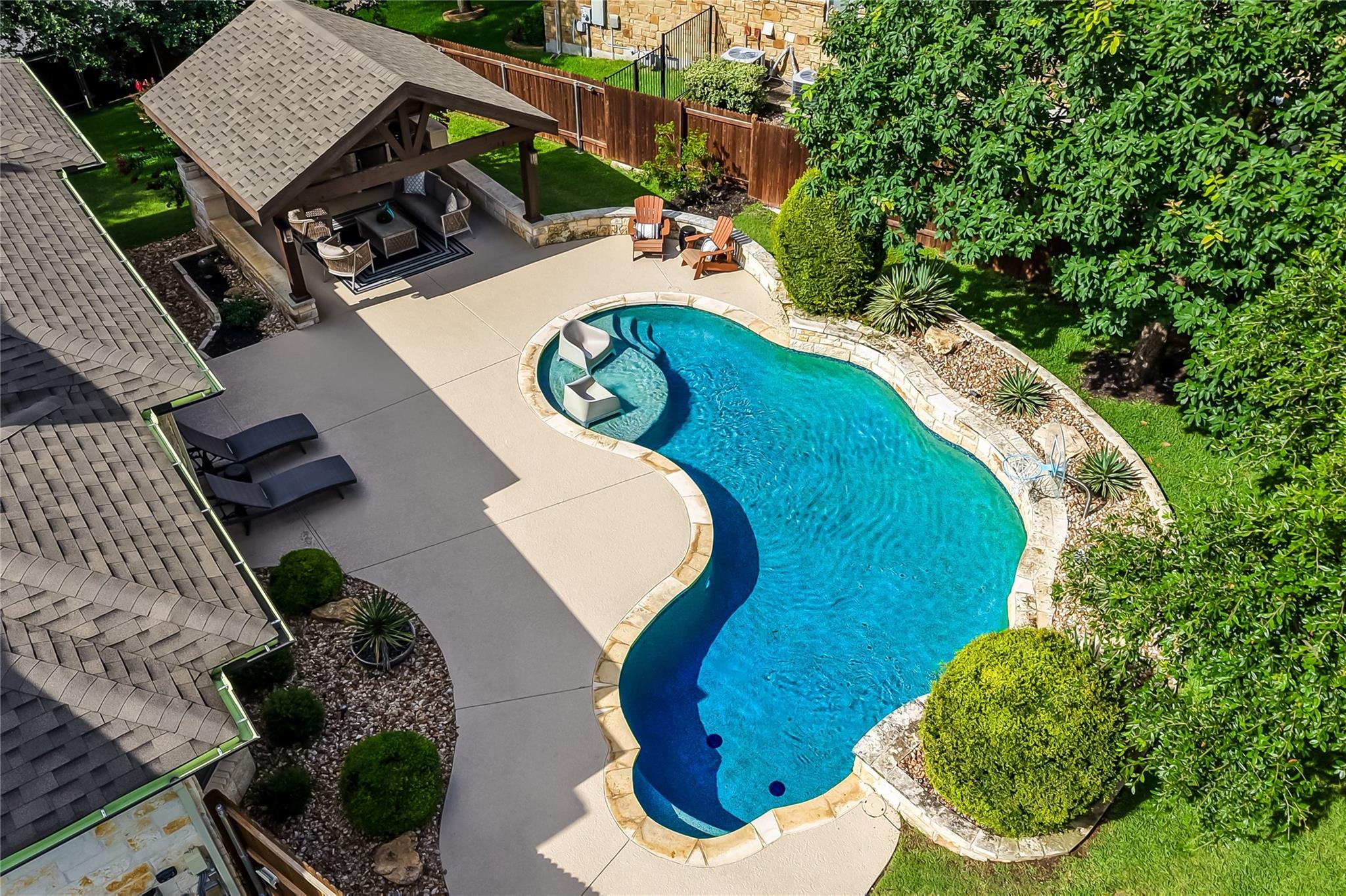 401 Bluff View RD