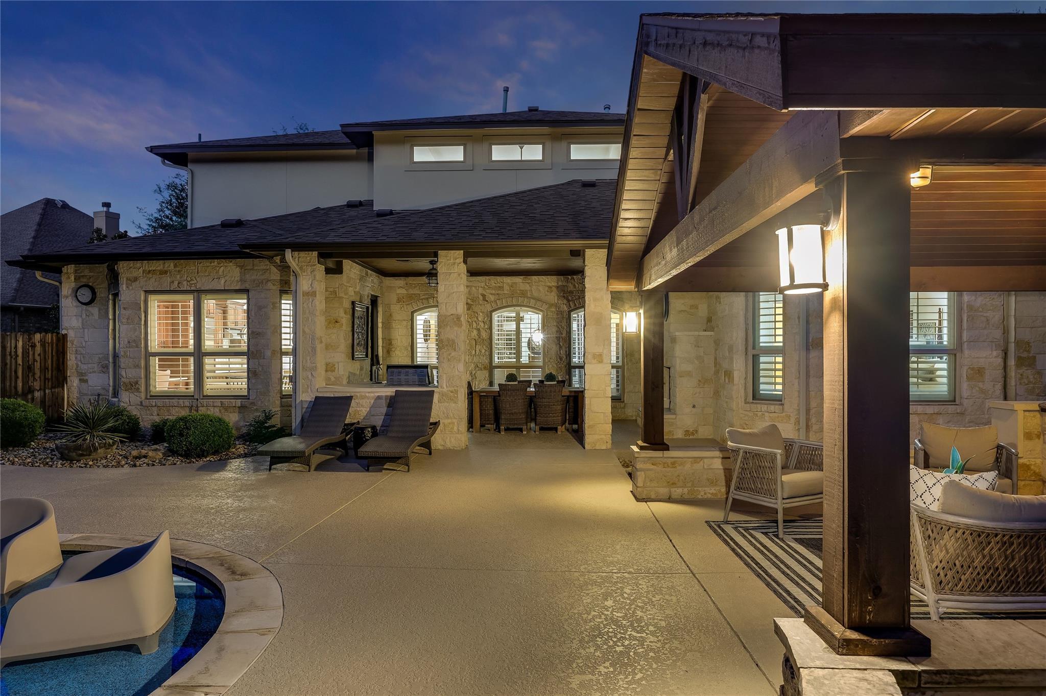 401 Bluff View RD