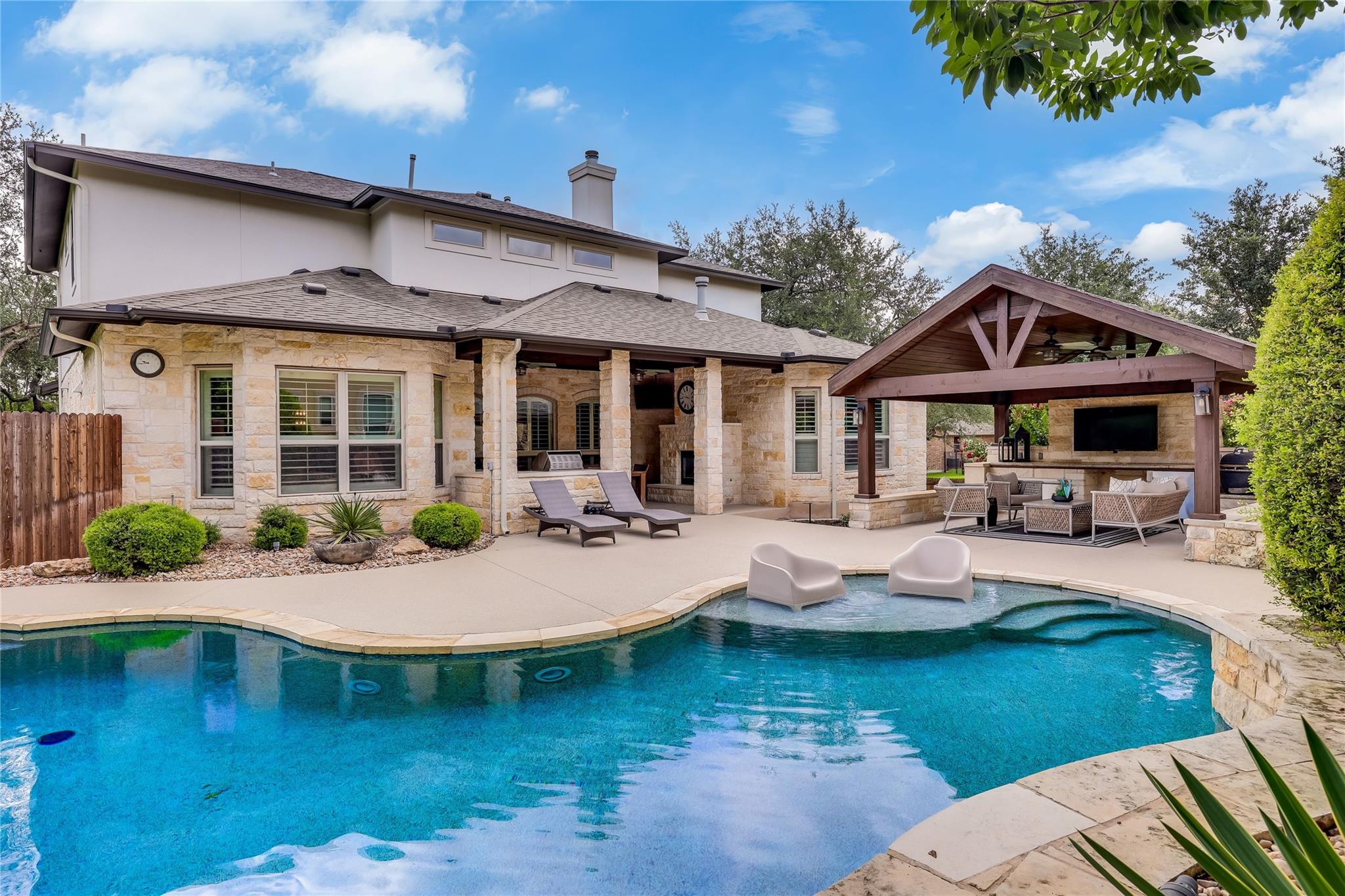 401 Bluff View RD