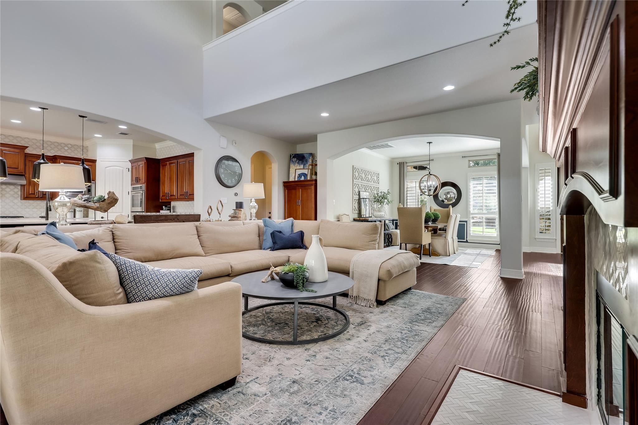 401 Bluff View RD
