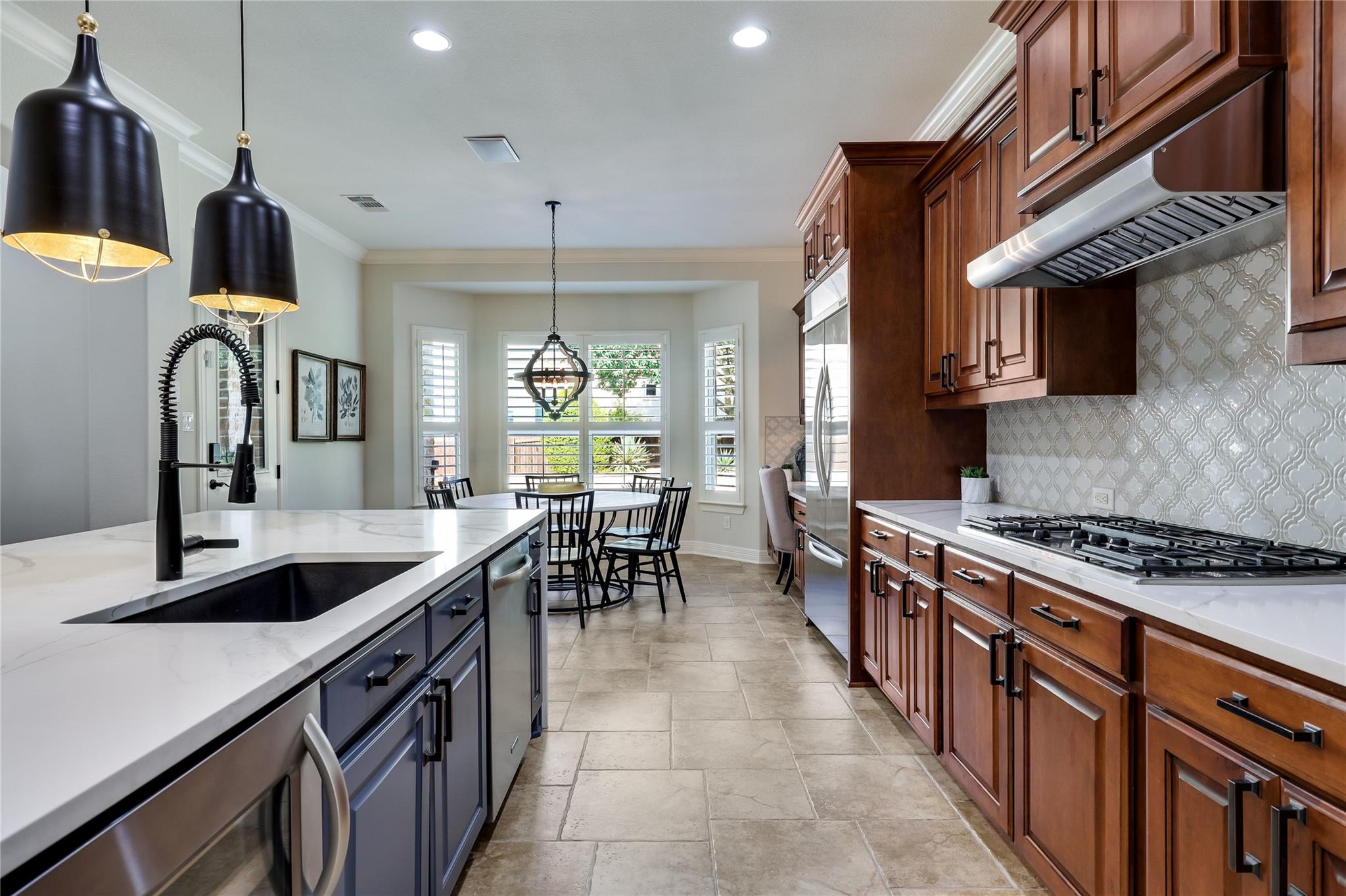 401 Bluff View RD
