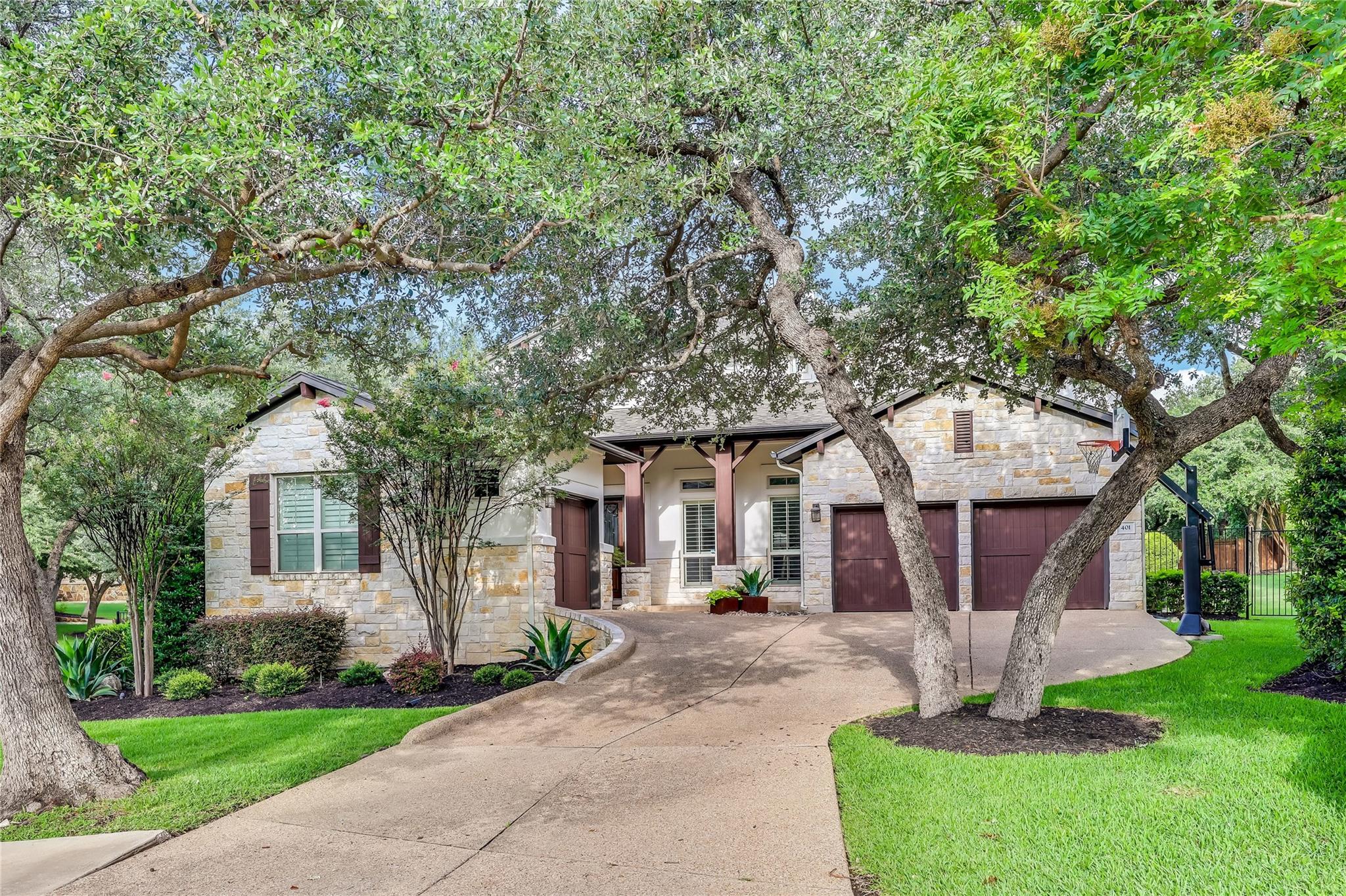 401 Bluff View RD