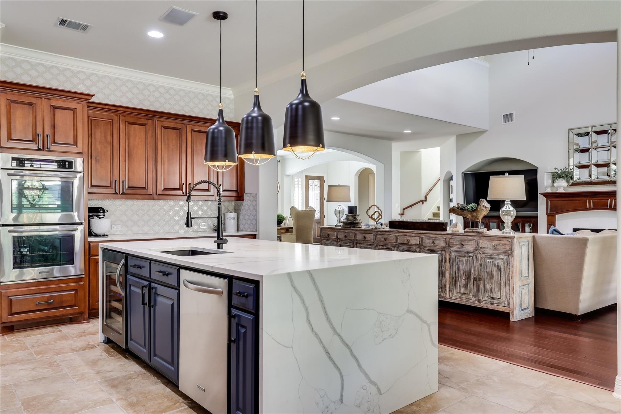 401 Bluff View RD