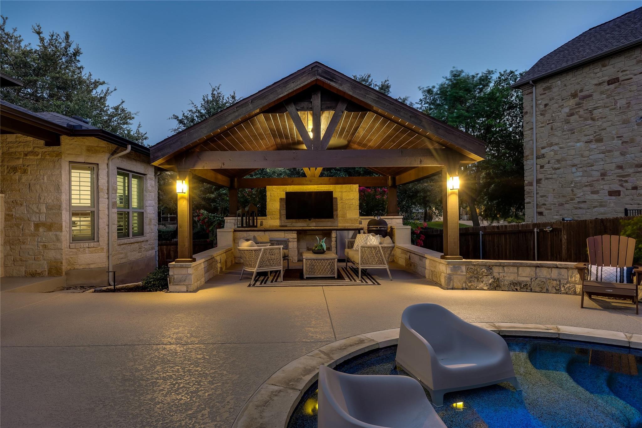 401 Bluff View RD