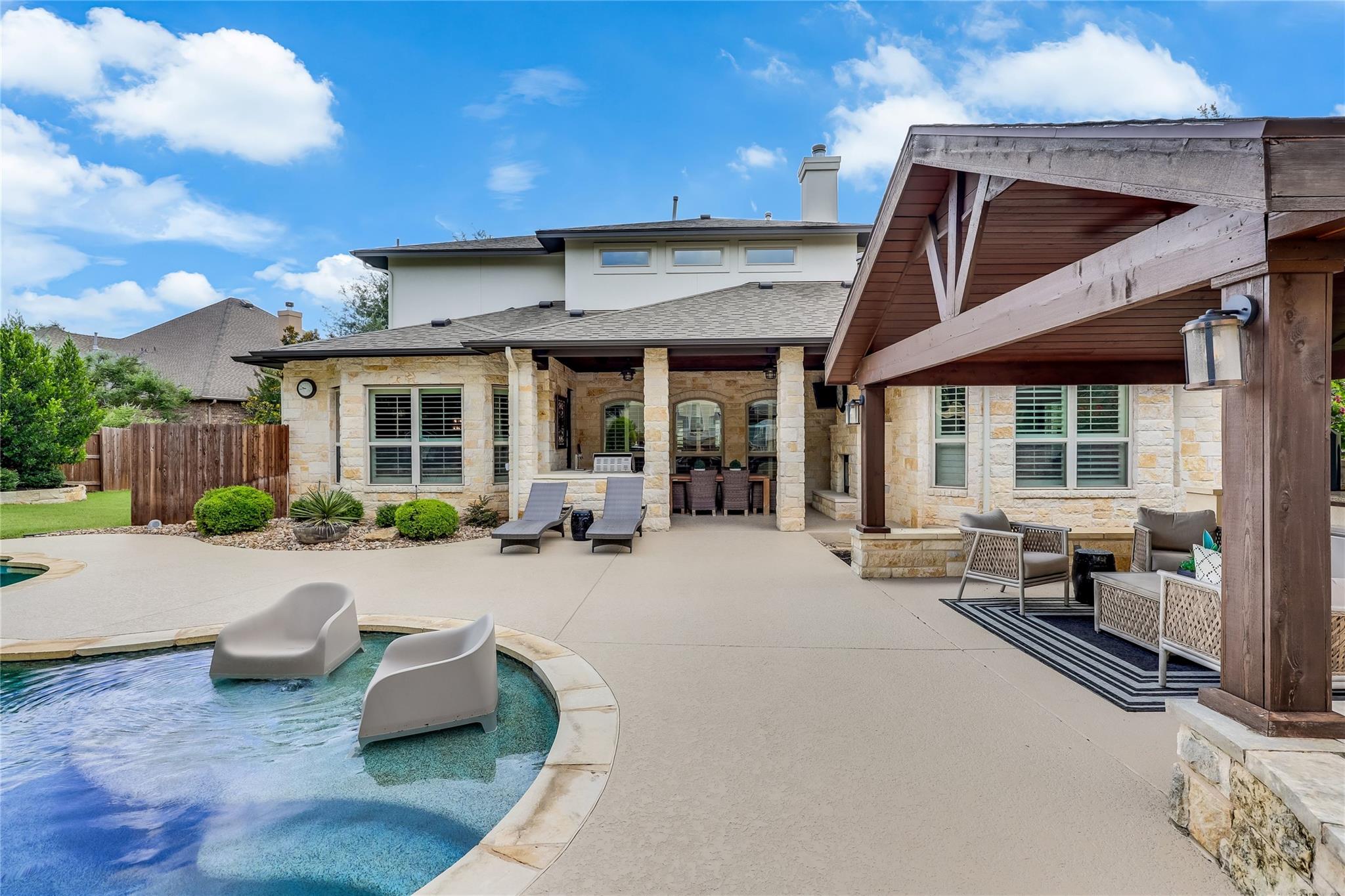 401 Bluff View RD