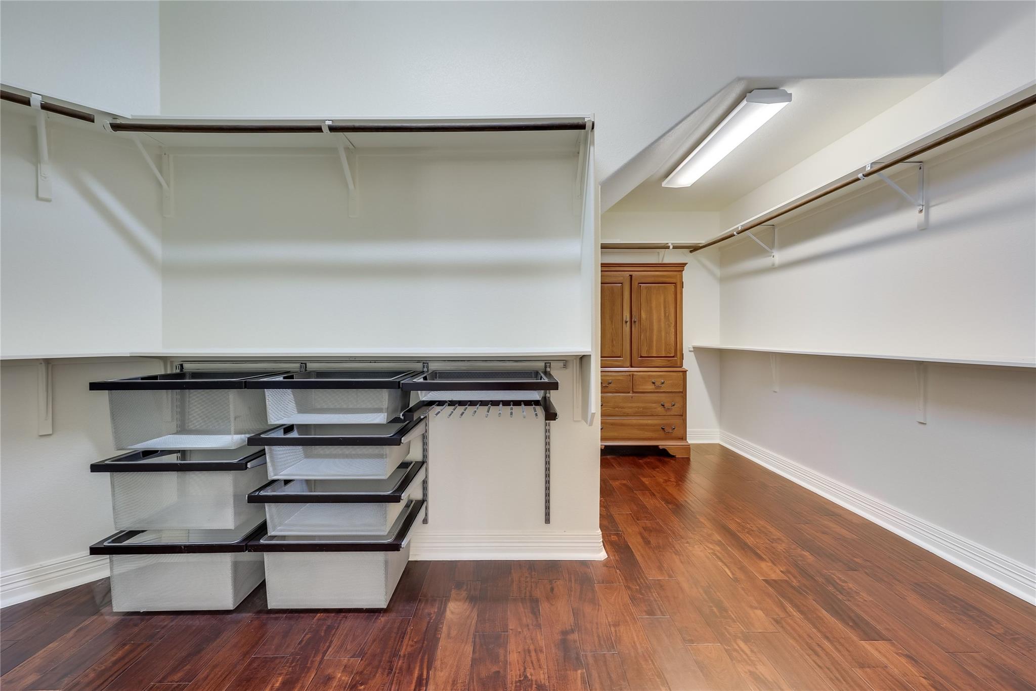 401 Bluff View RD