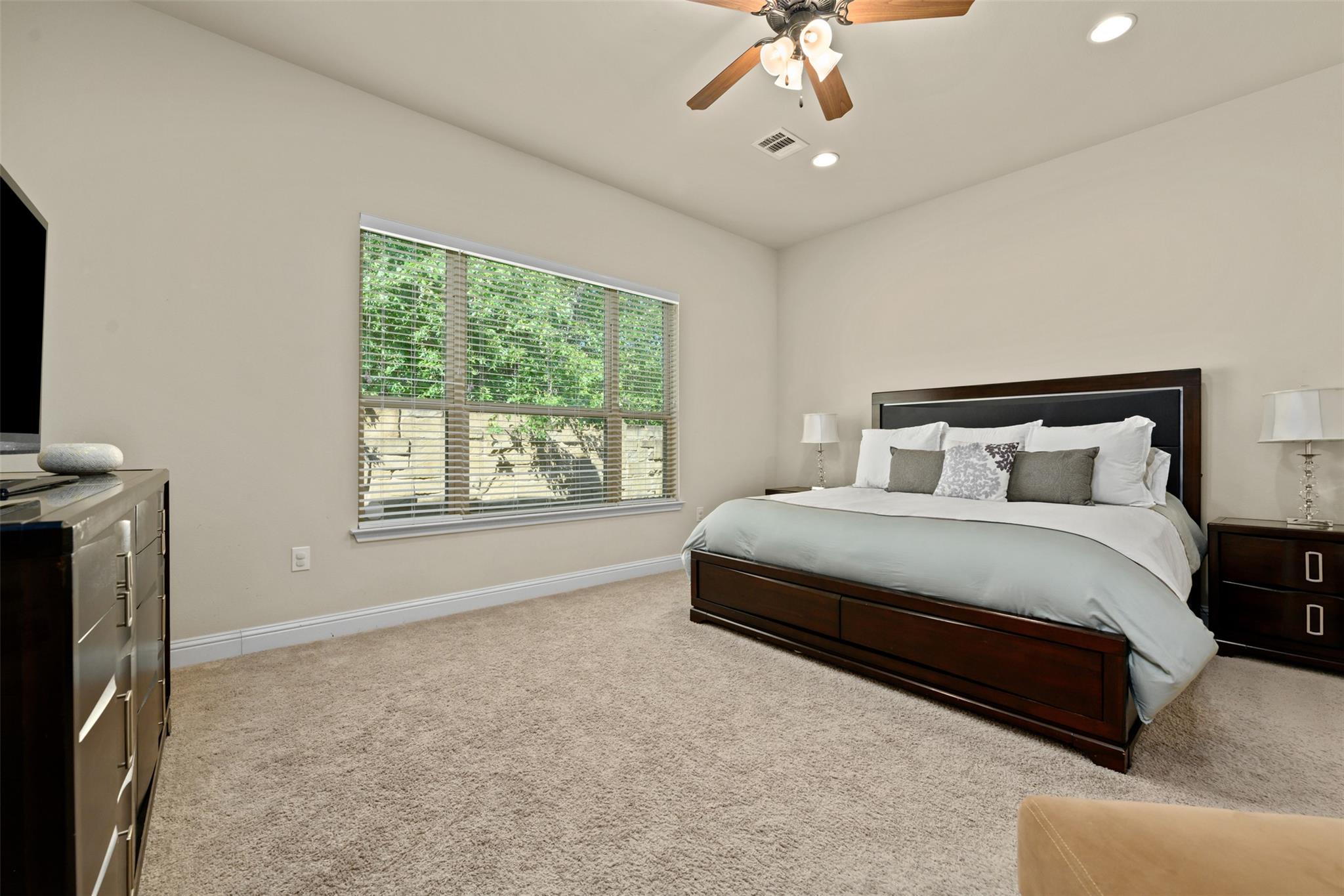 10915 Hidden Caves WAY