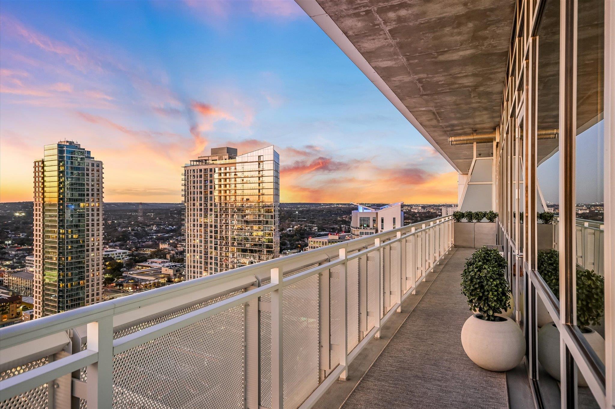 222 West Ave # 3002