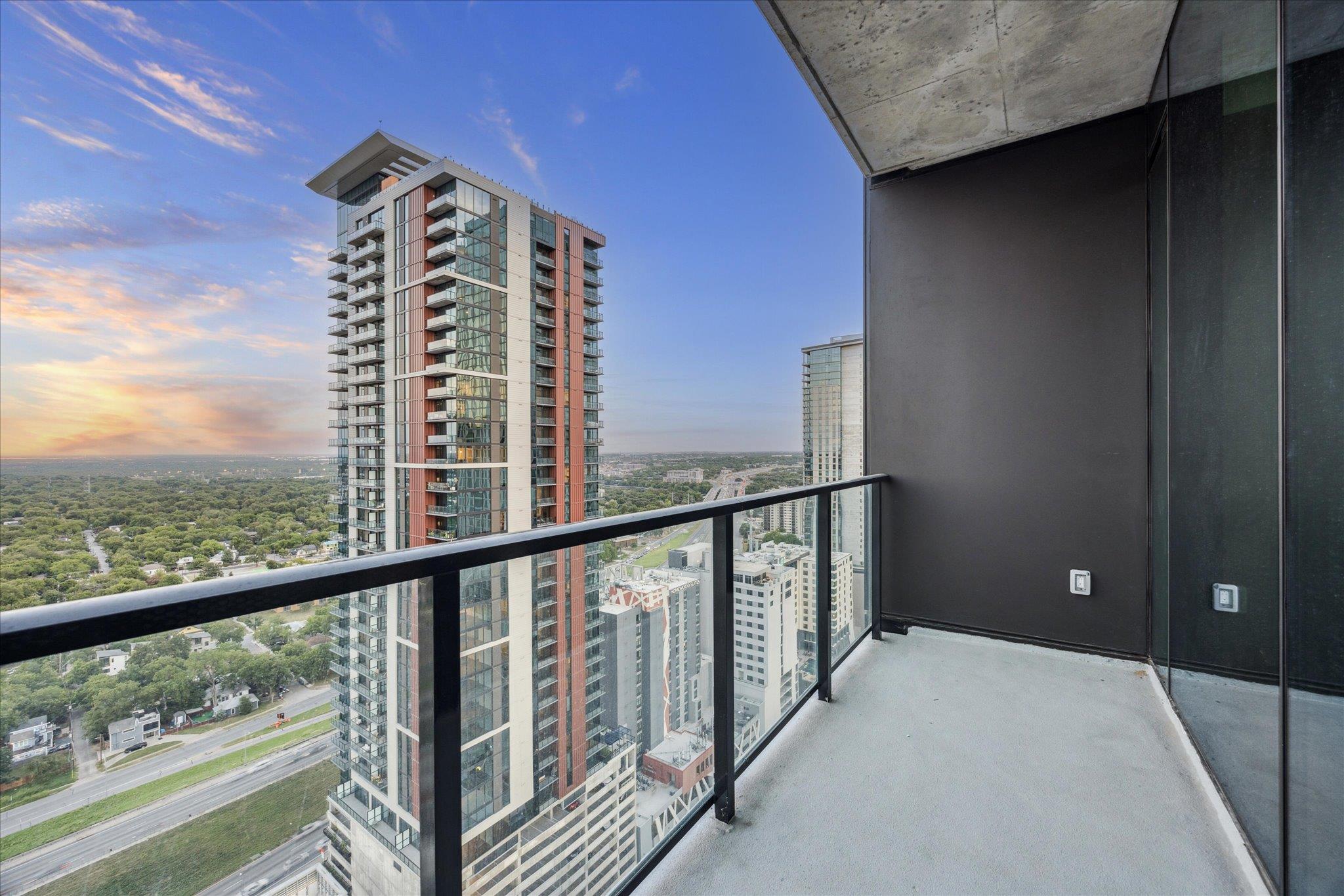 610 Davis ST # 2702