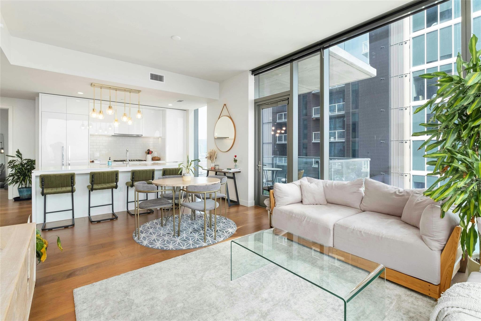 44 East Ave # 1507