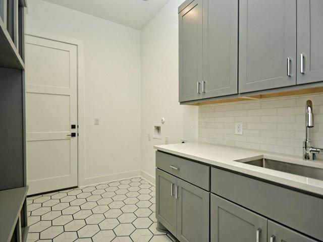 7500 Saint Cecelia ST