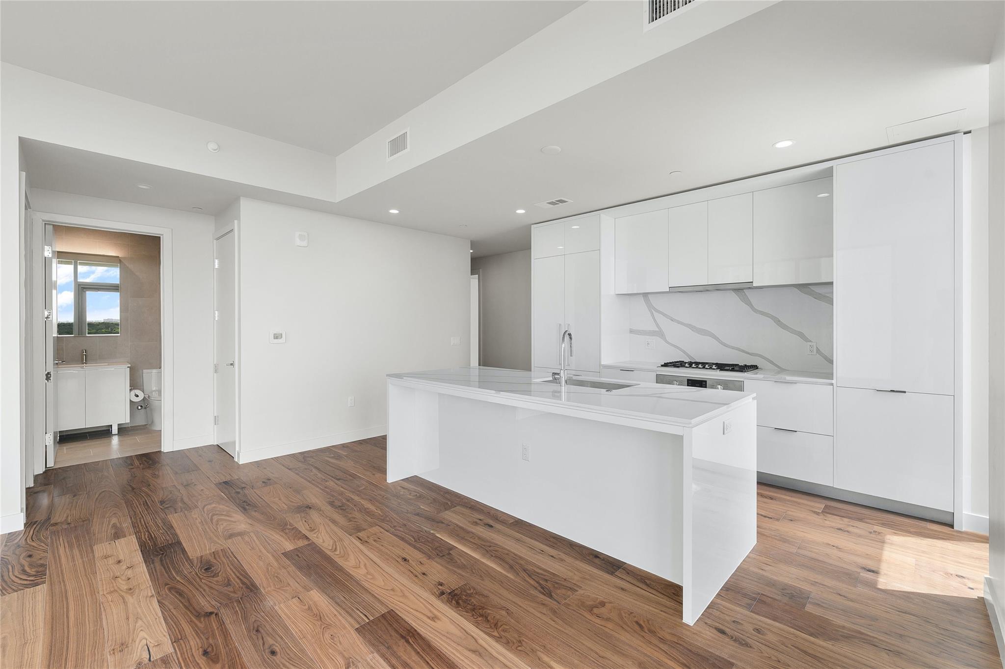 44 East Ave # 1701