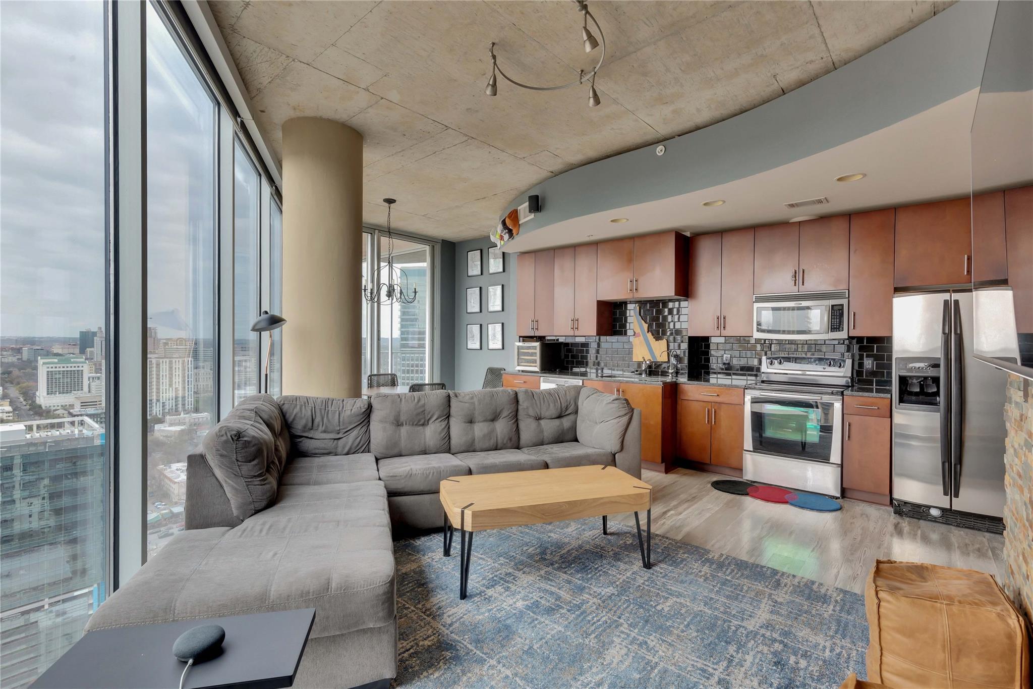 360 Nueces ST # 2910