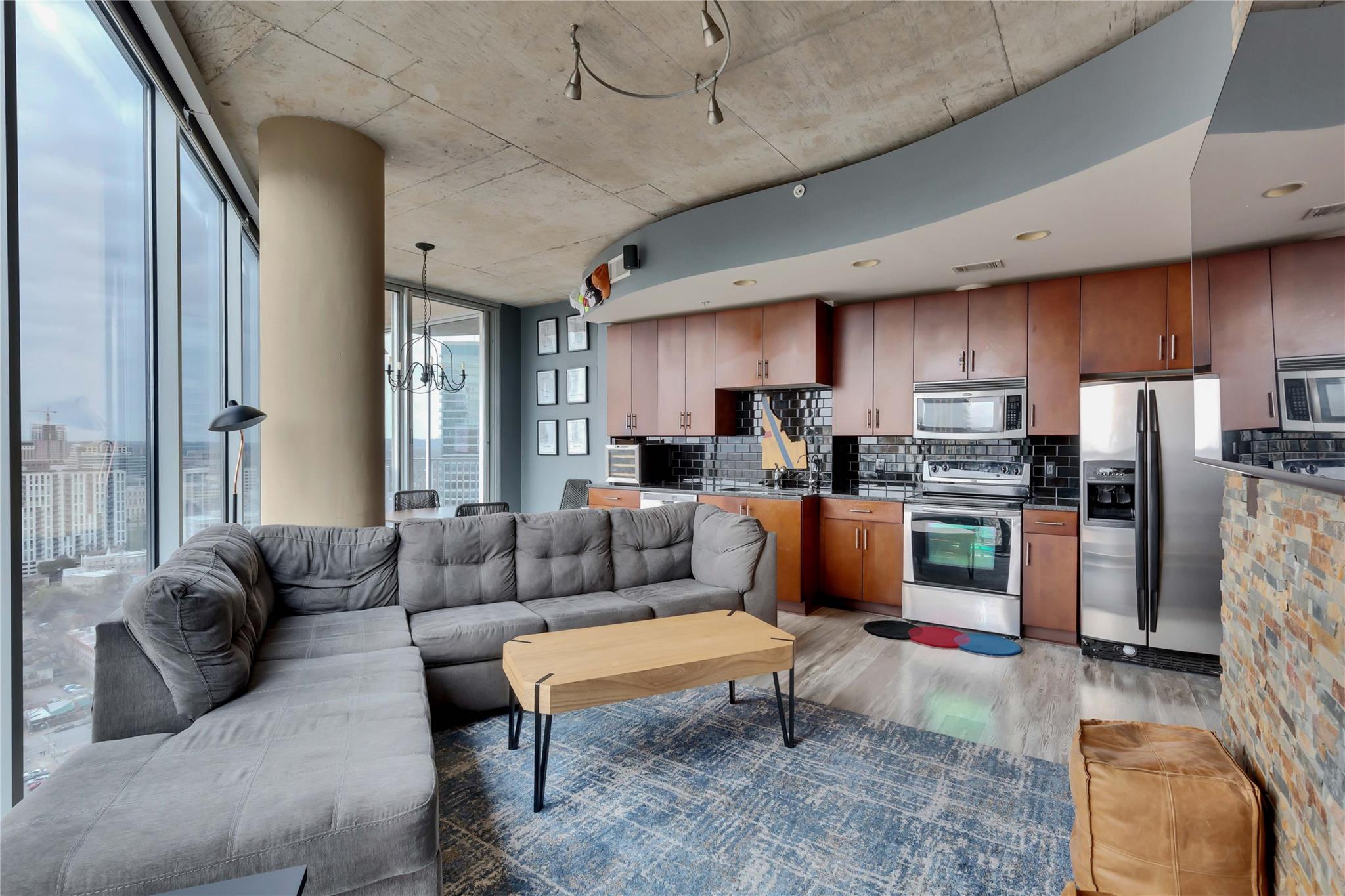 360 Nueces ST # 2910