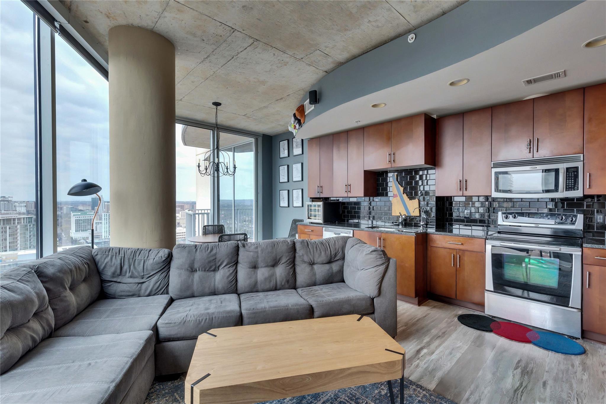 360 Nueces ST # 2910
