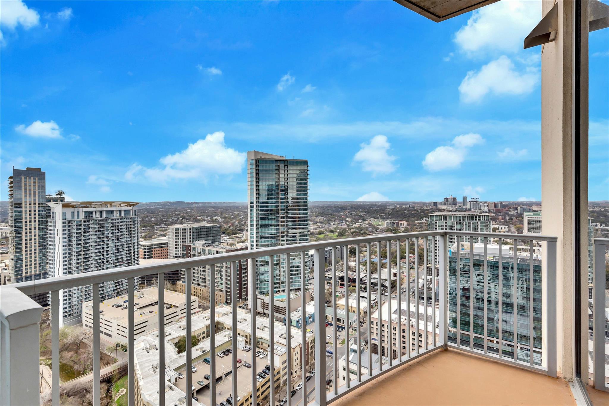 360 Nueces ST # 2910