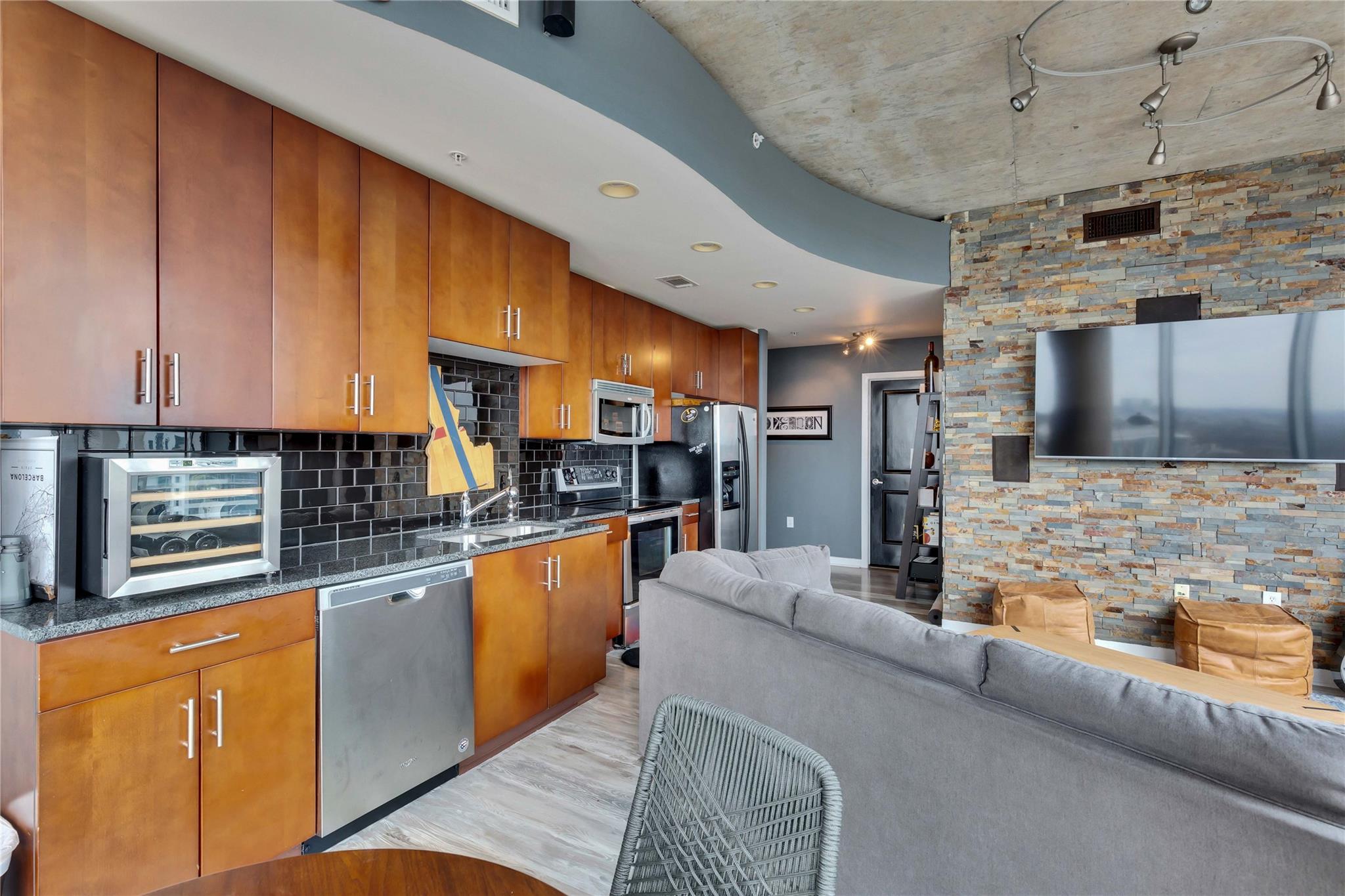 360 Nueces ST # 2910
