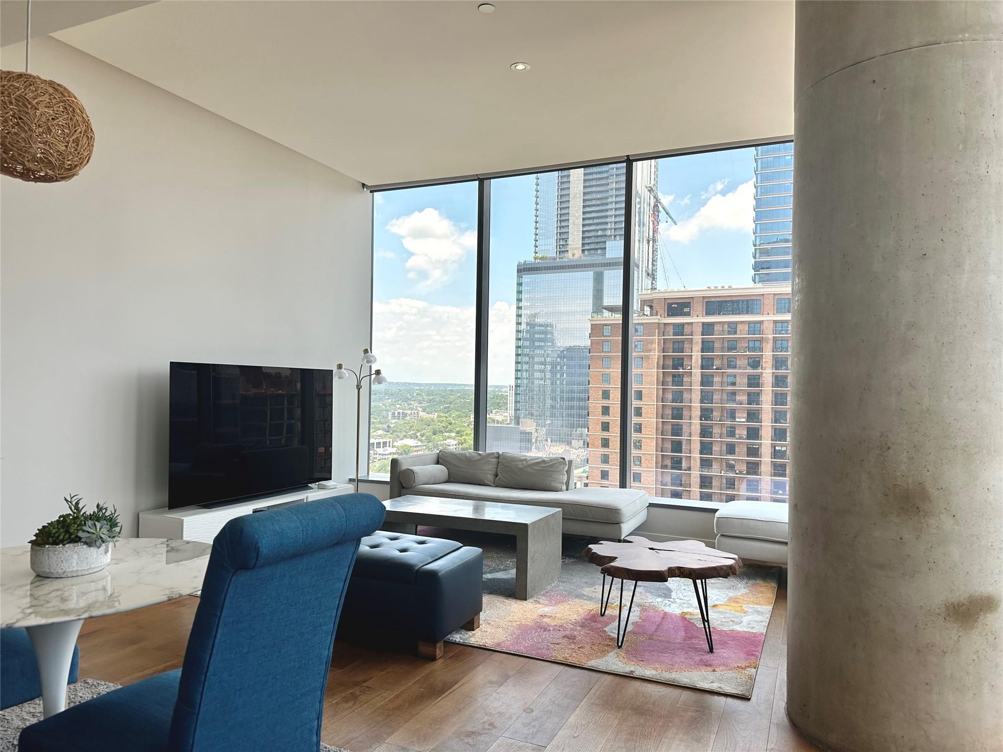 210 Lavaca ST # 2013