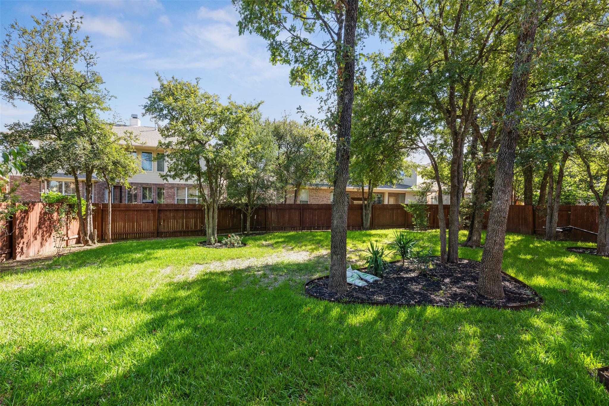 3808 Avery Woods LN