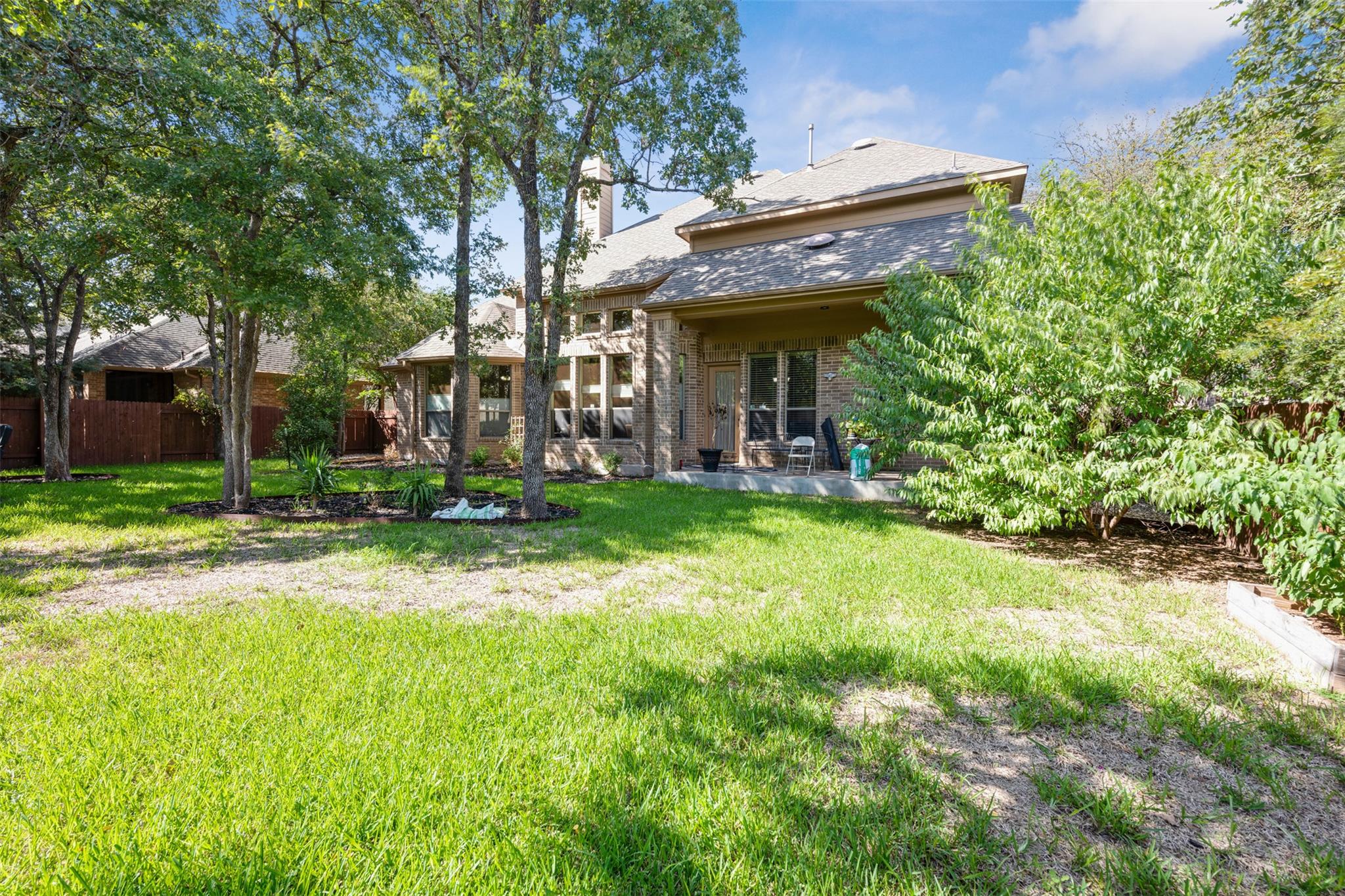 3808 Avery Woods LN