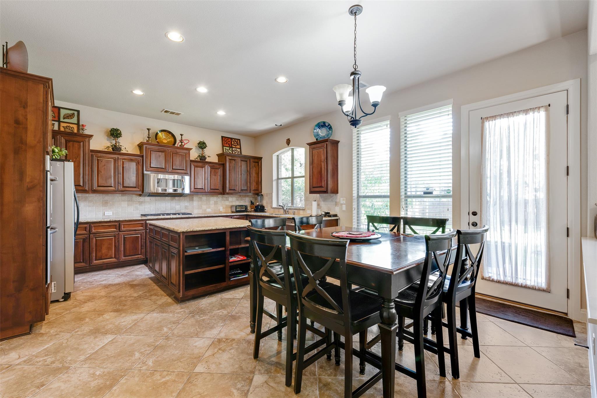 3808 Avery Woods LN