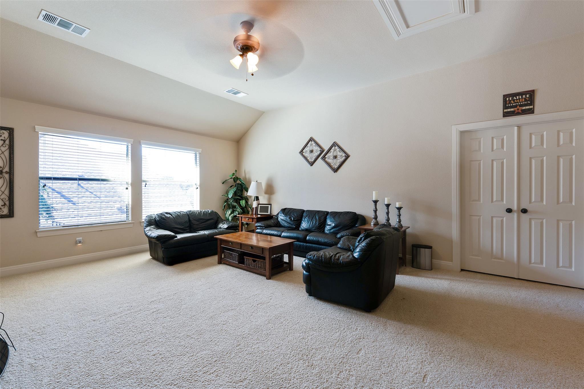 3808 Avery Woods LN