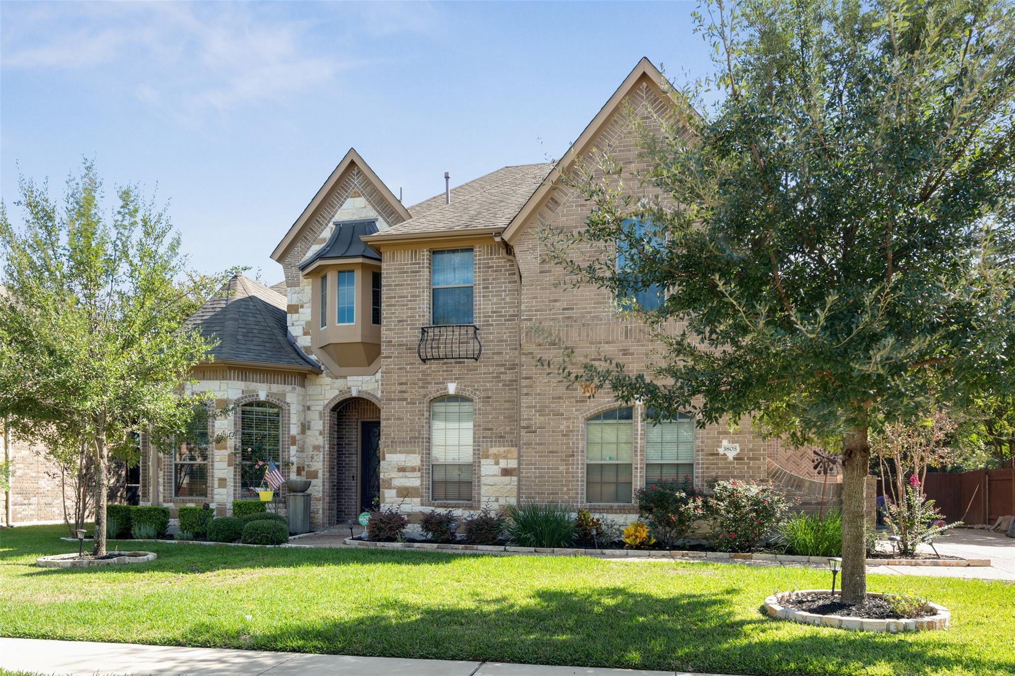 3808 Avery Woods LN