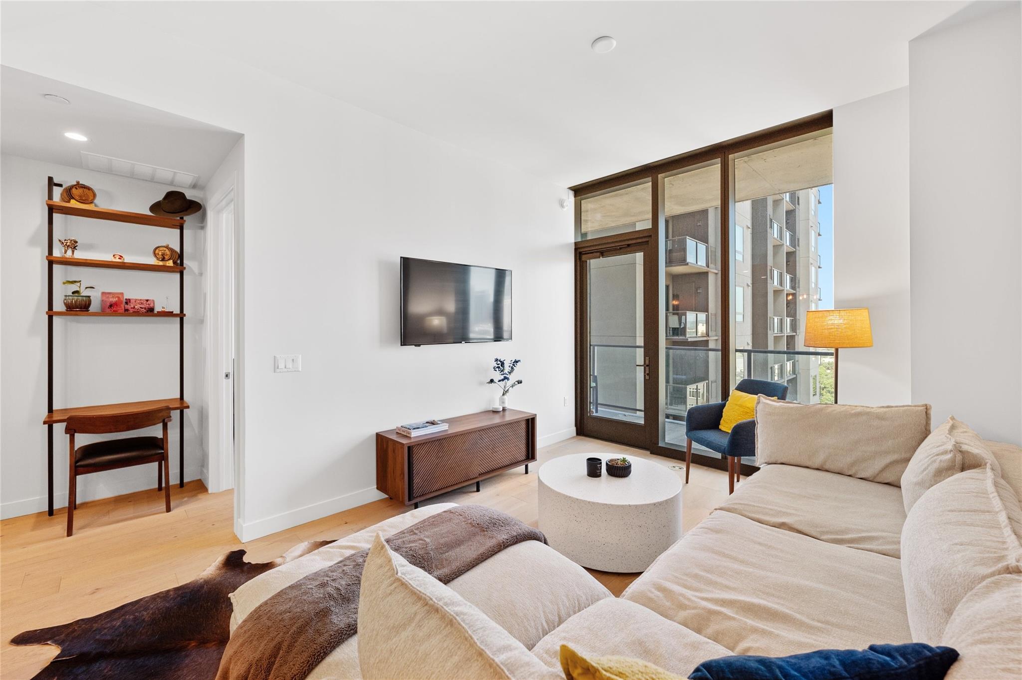 44 East Ave # 1404