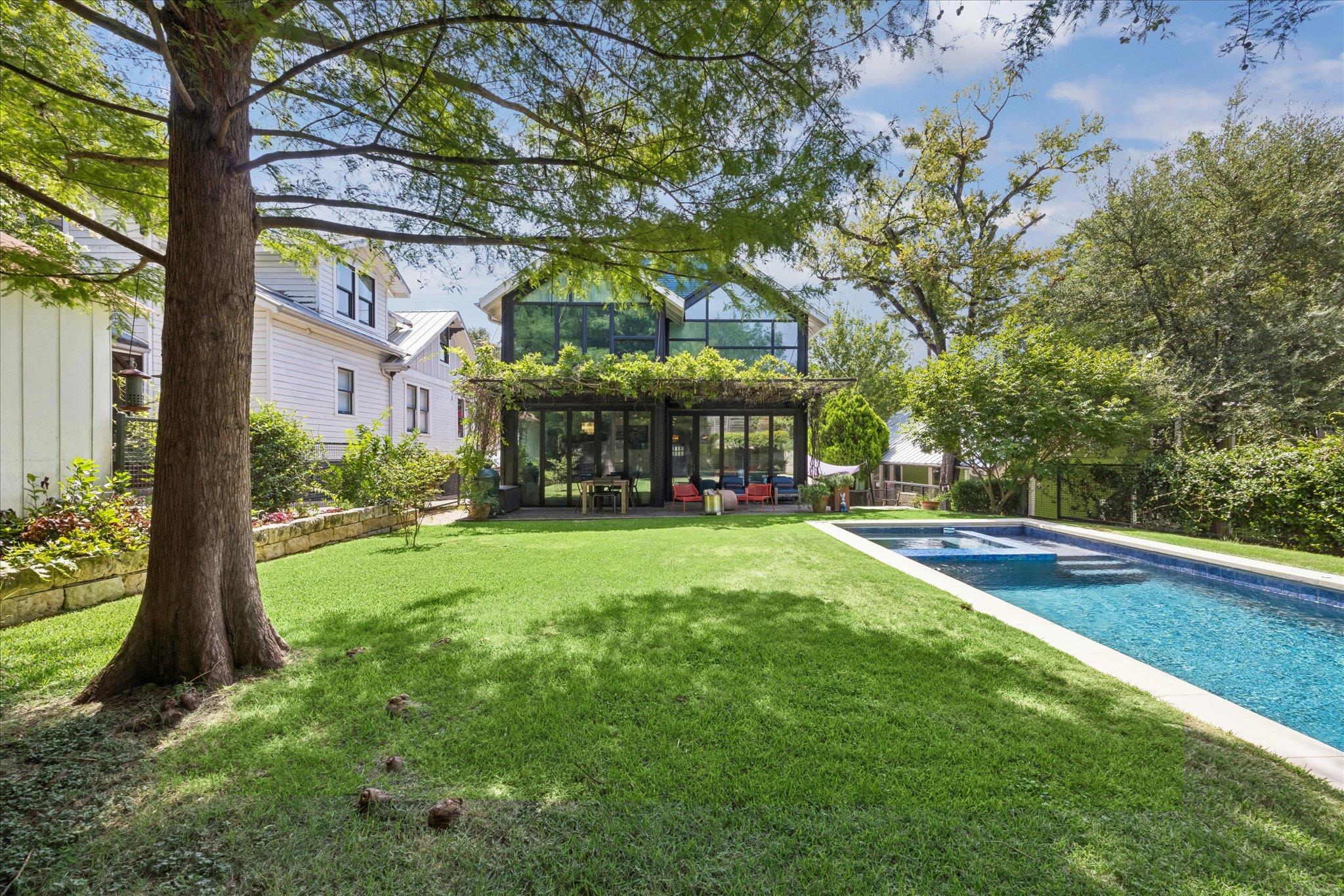 806 Blanco ST
