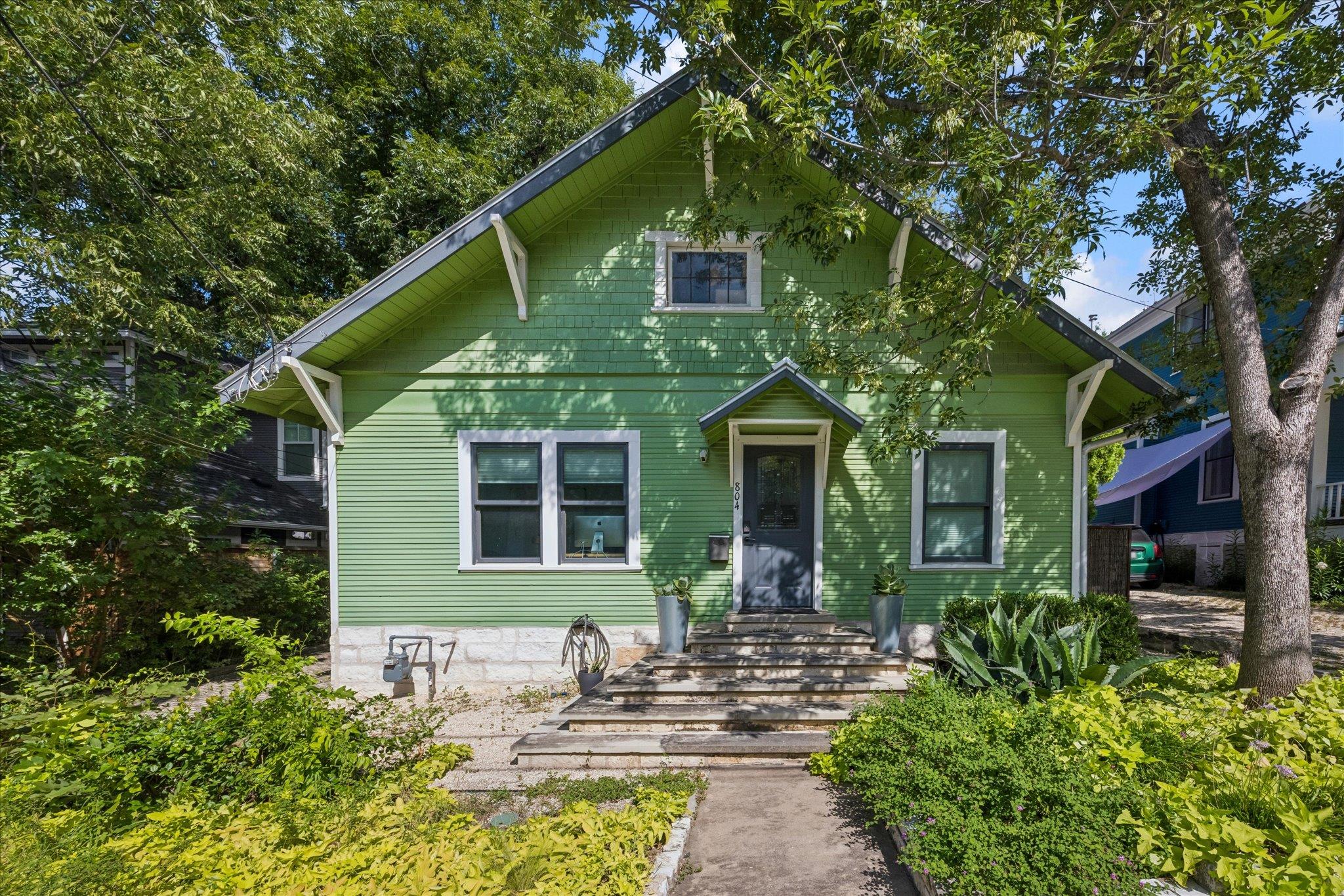 806 Blanco ST