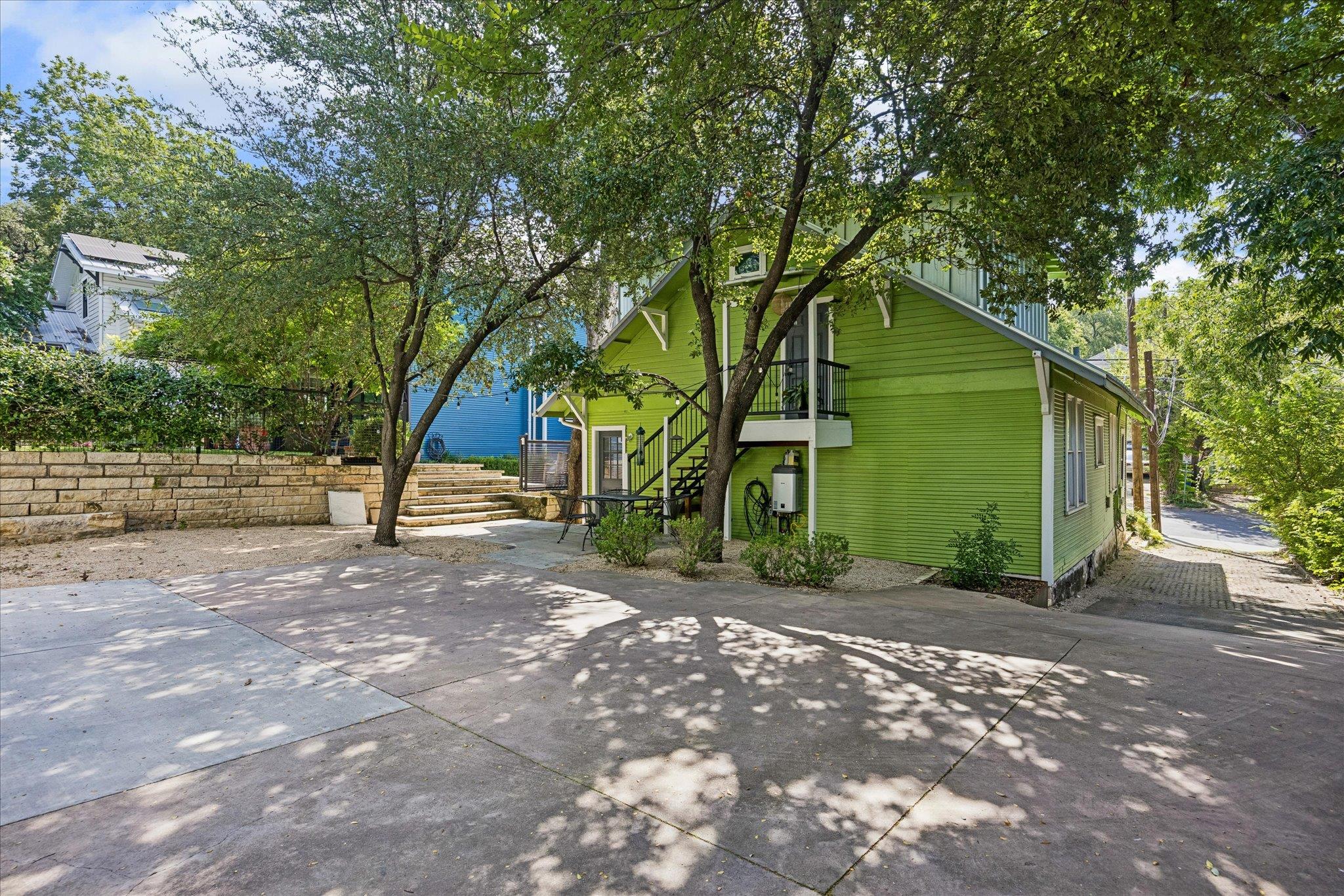806 Blanco ST