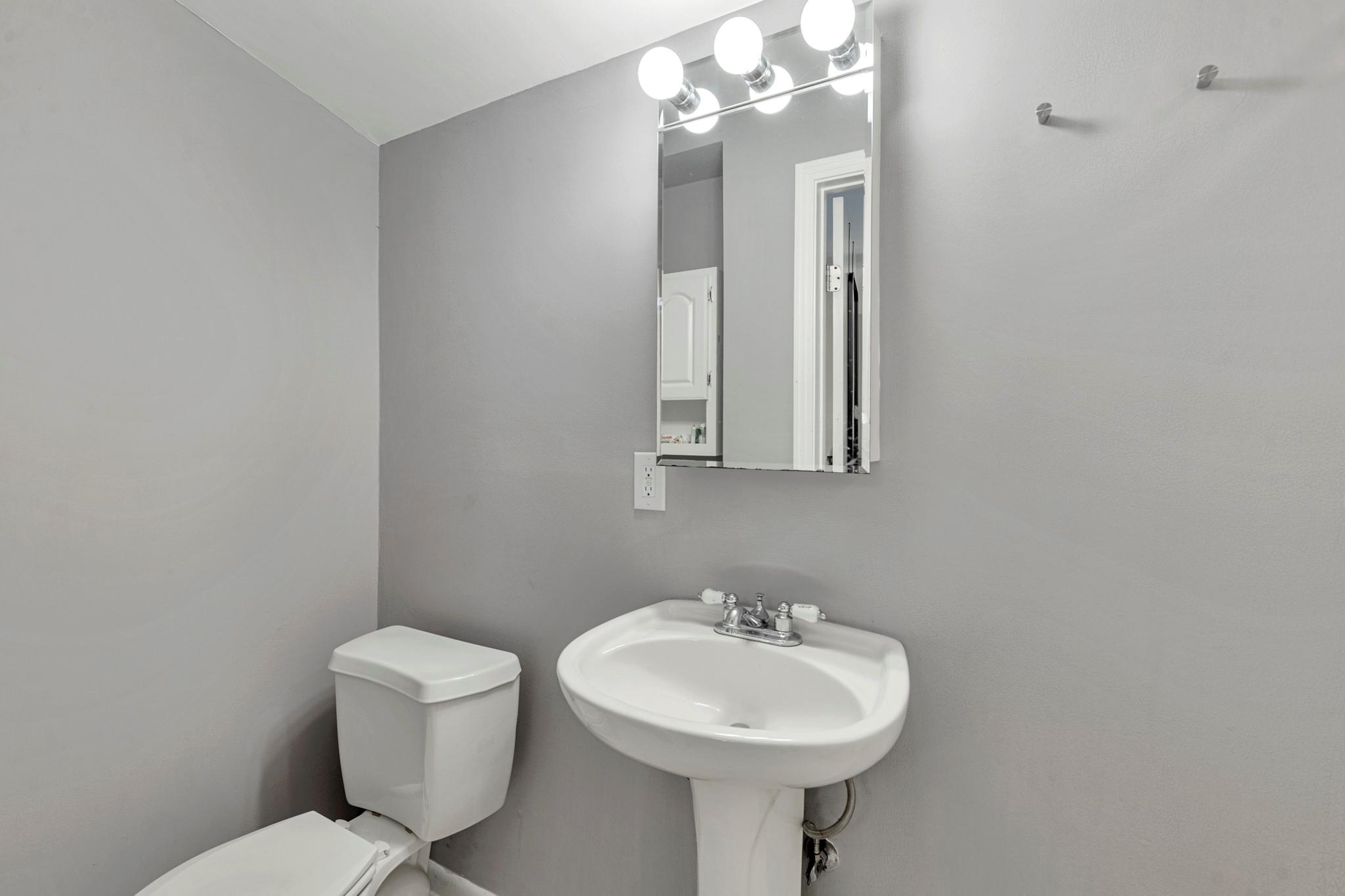 1715 W Saint Johns Ave