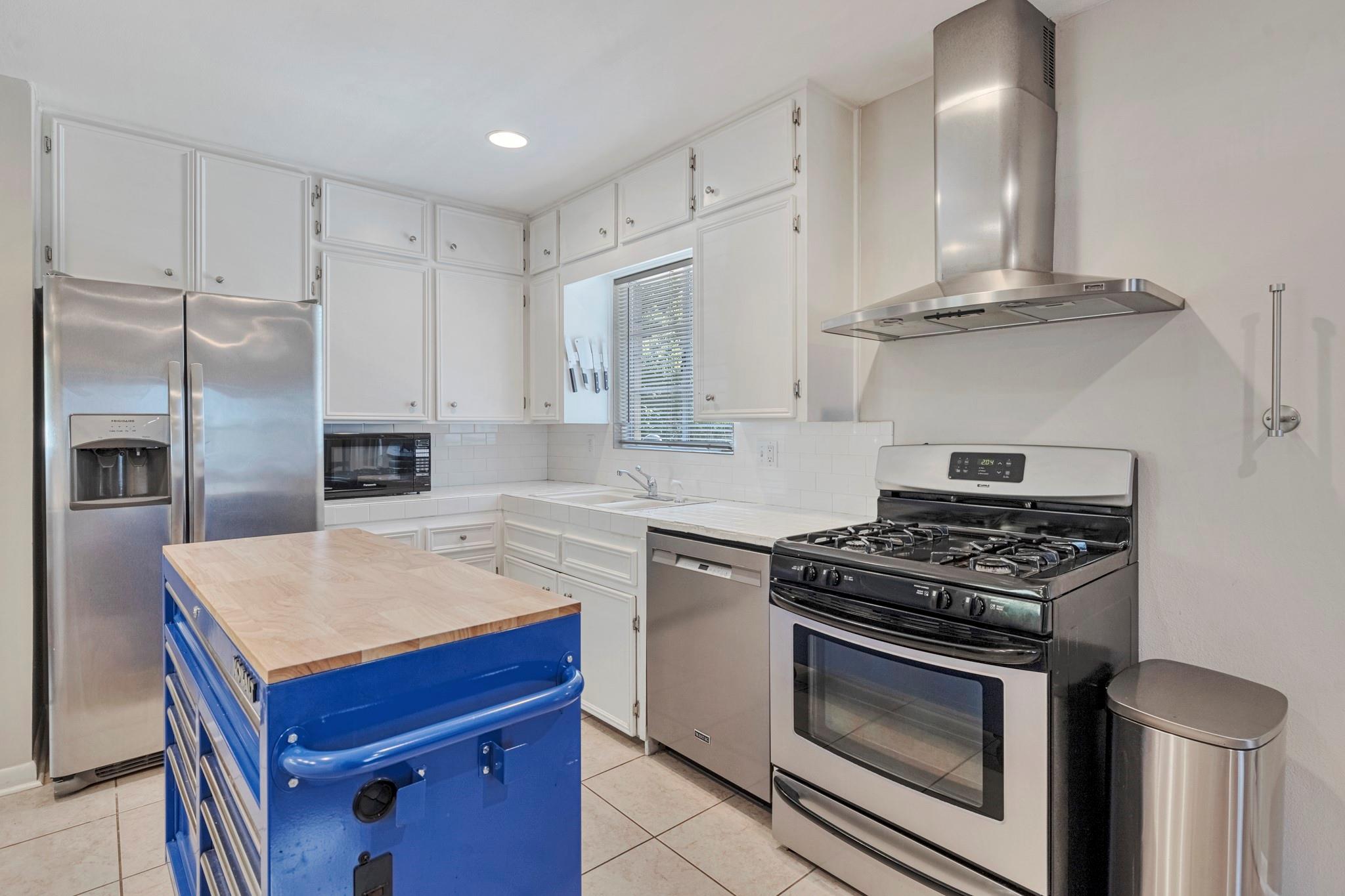 1715 W Saint Johns Ave