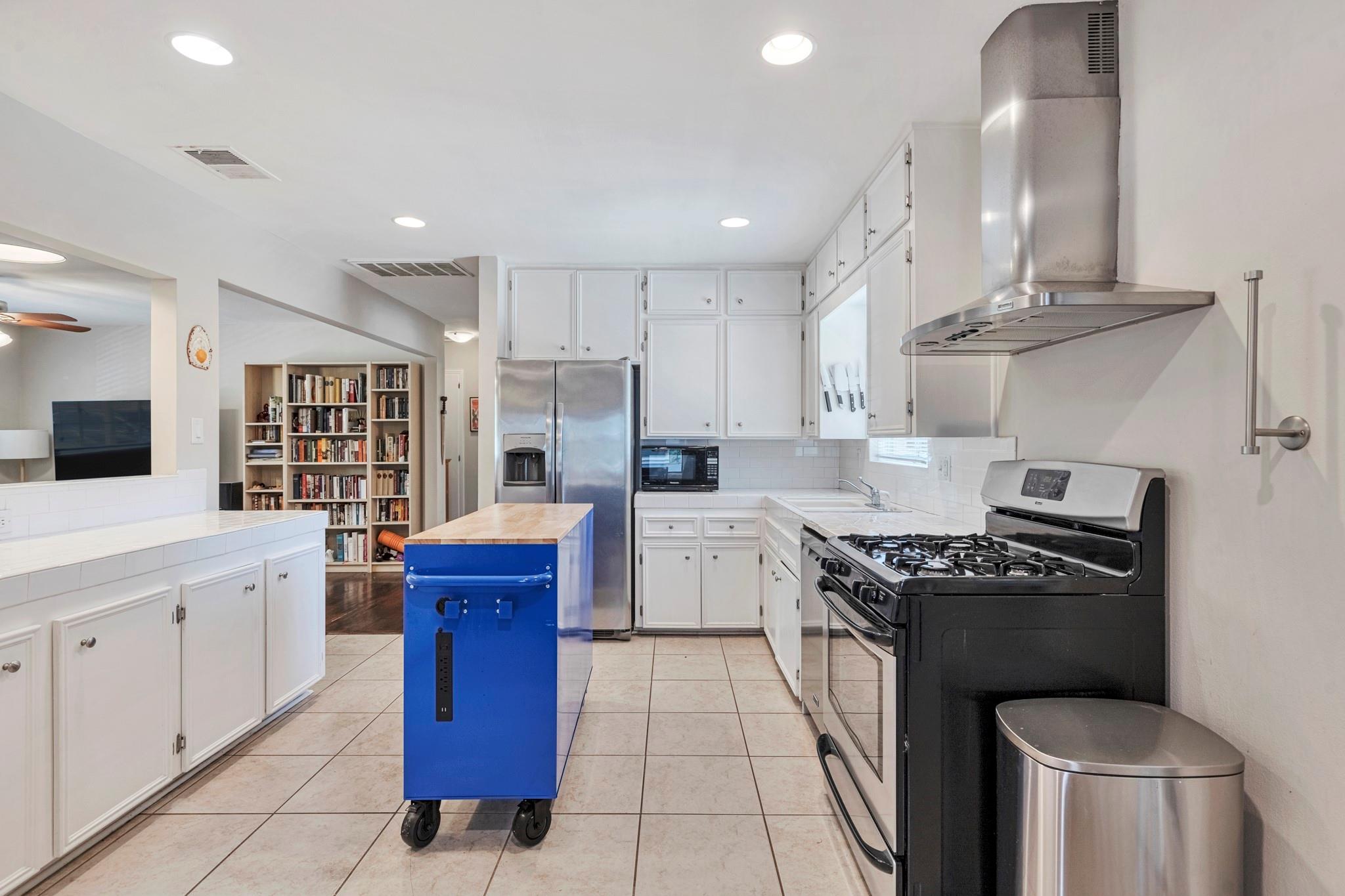 1715 W Saint Johns Ave