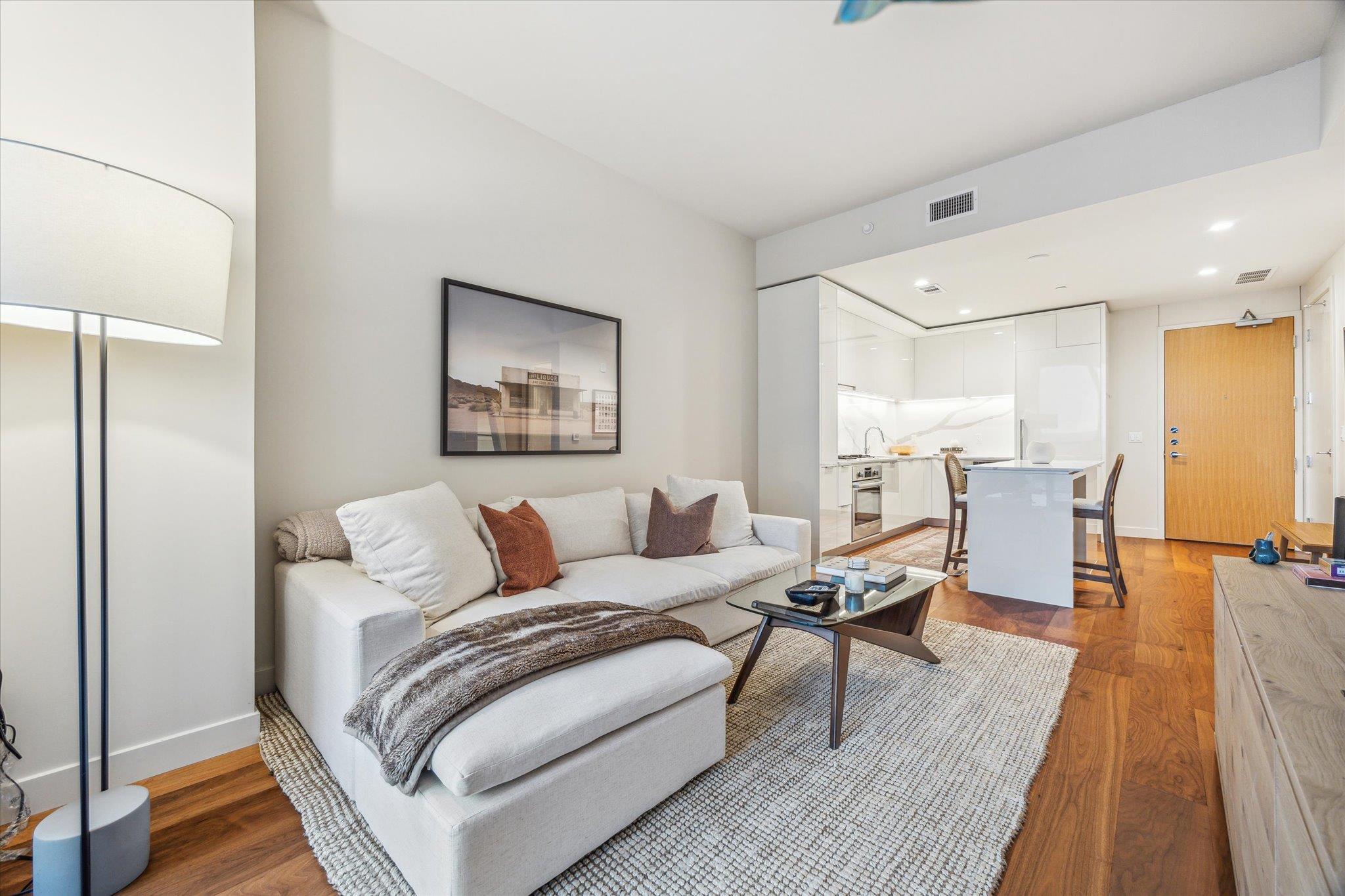 44 East Ave # 2304