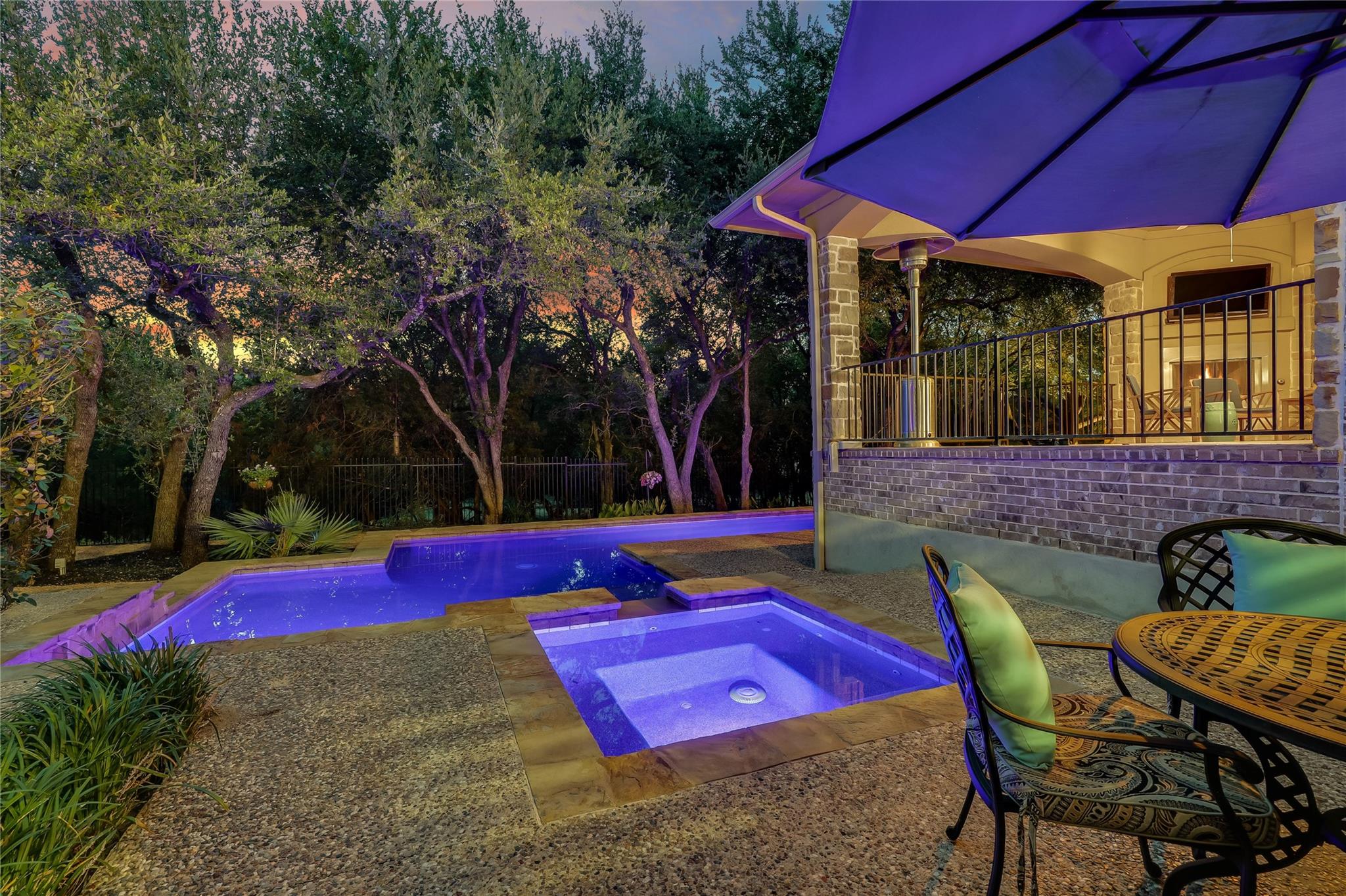 321 Angus DR