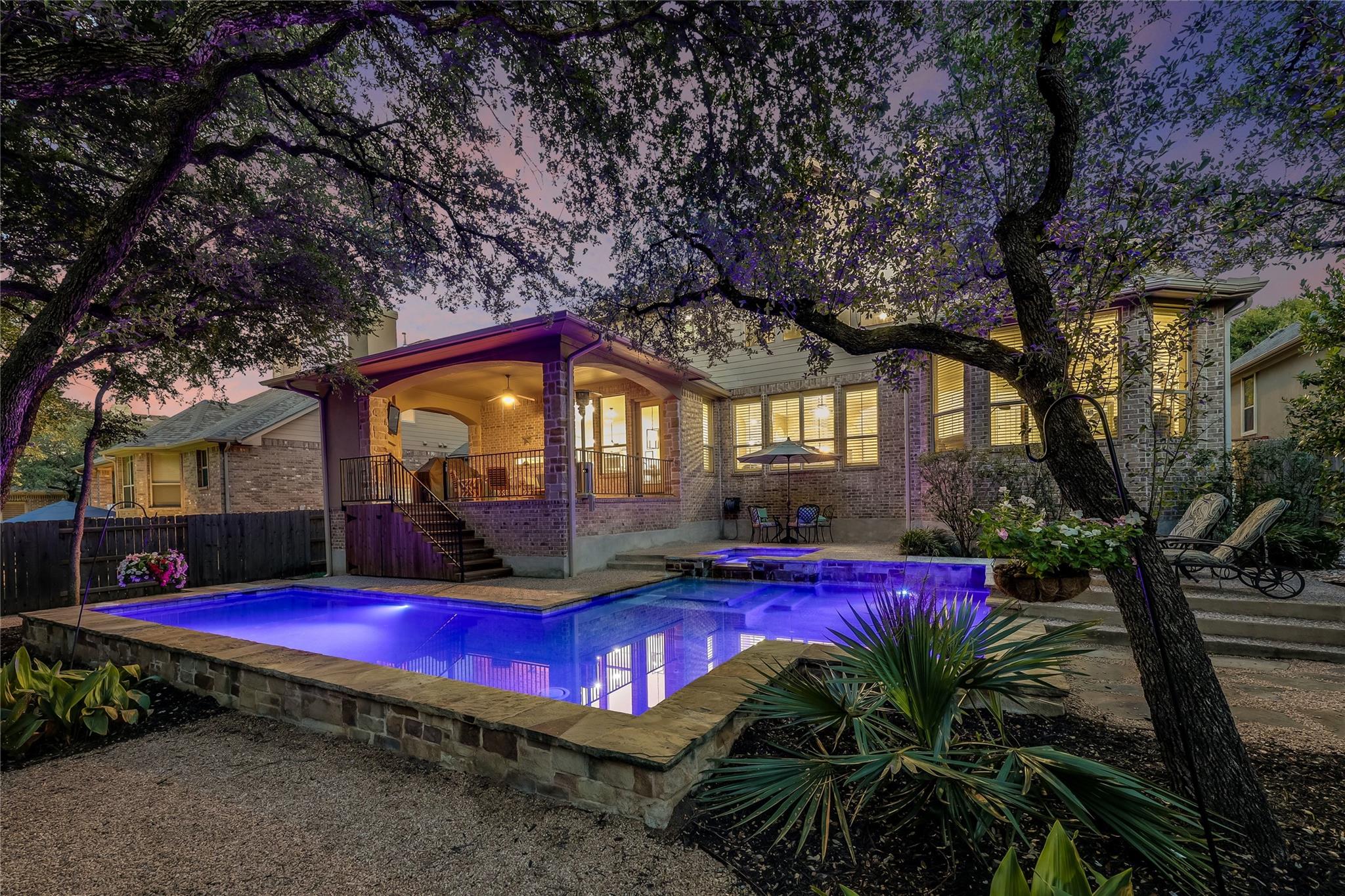321 Angus DR