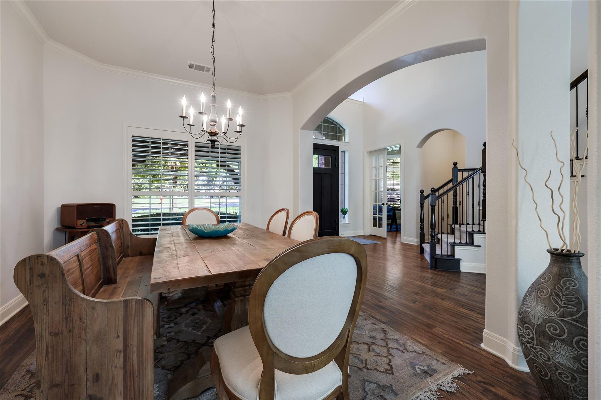 321 Angus DR