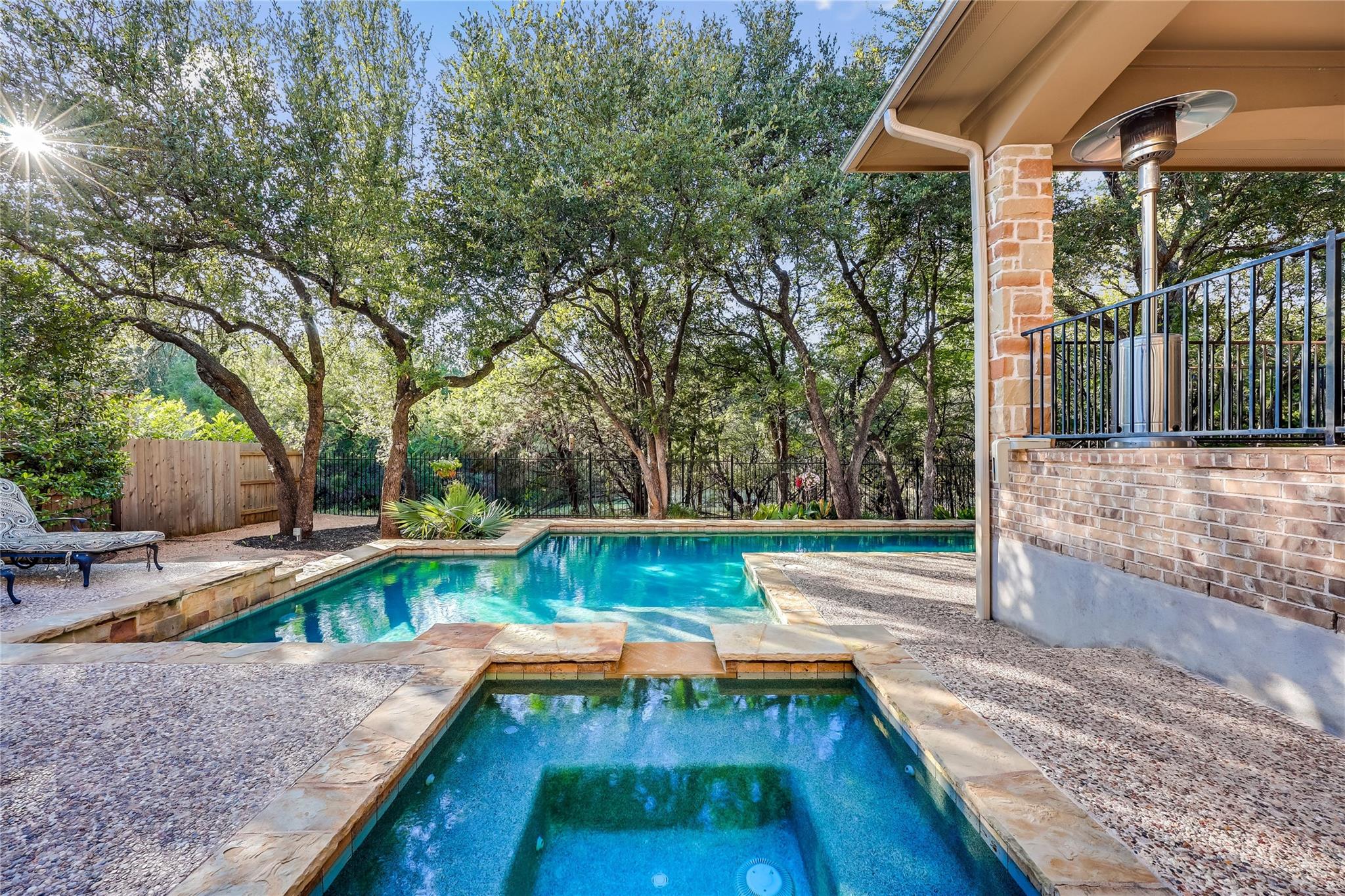 321 Angus DR
