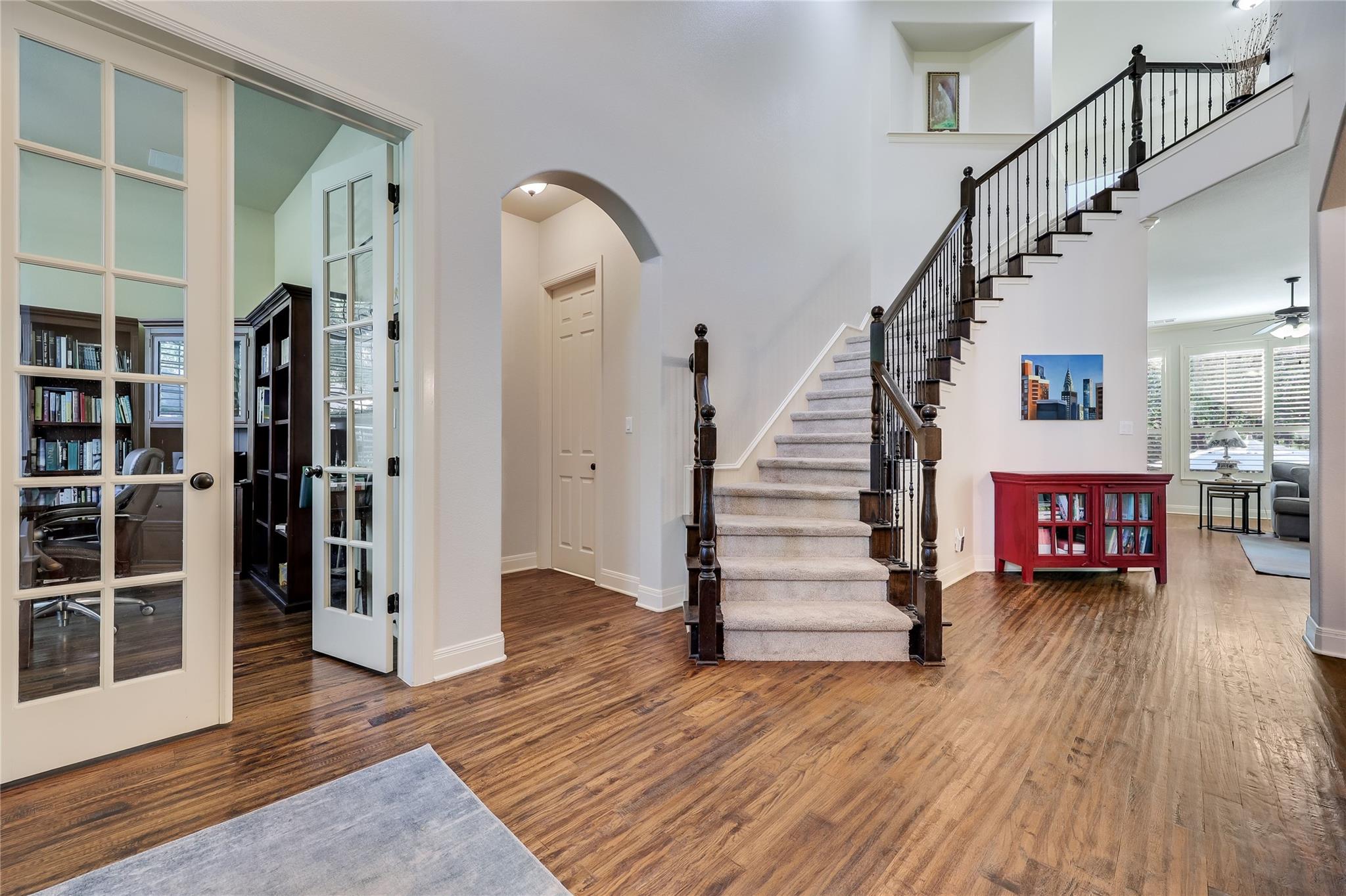 321 Angus DR