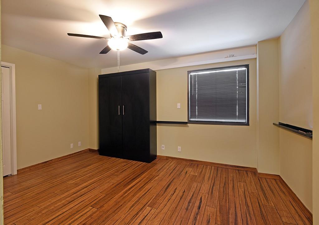 40 N Interstate 35 EXPY Unit: 2C2