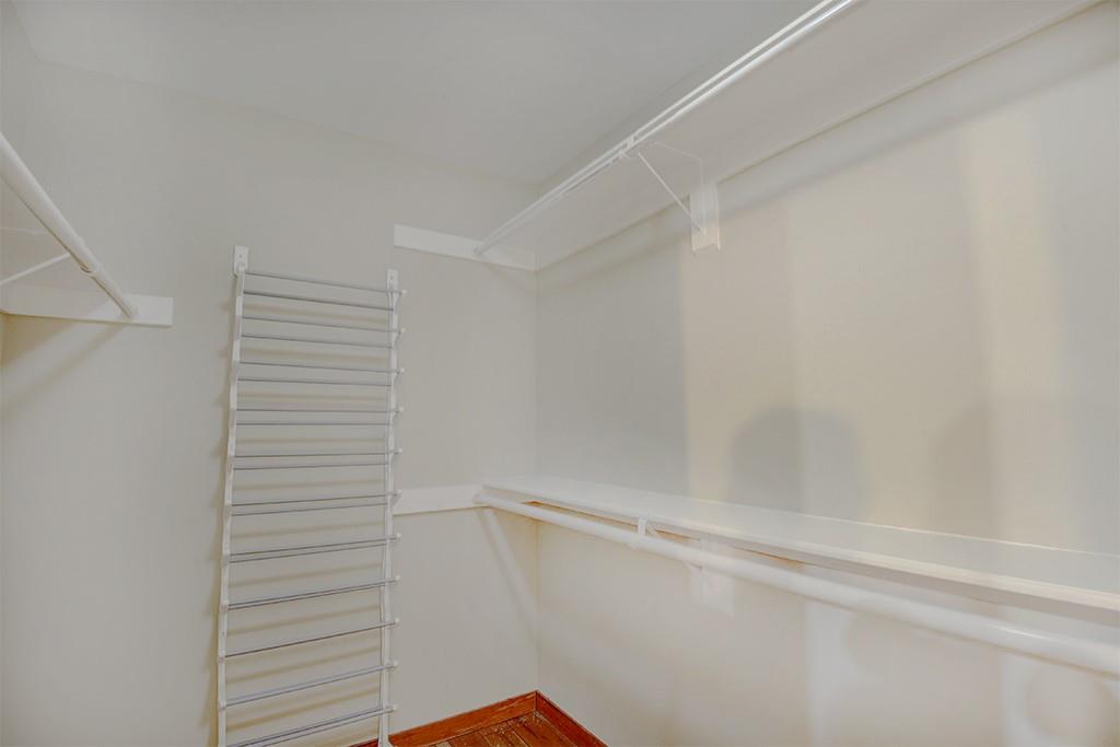 40 N Interstate 35 EXPY Unit: 2C2