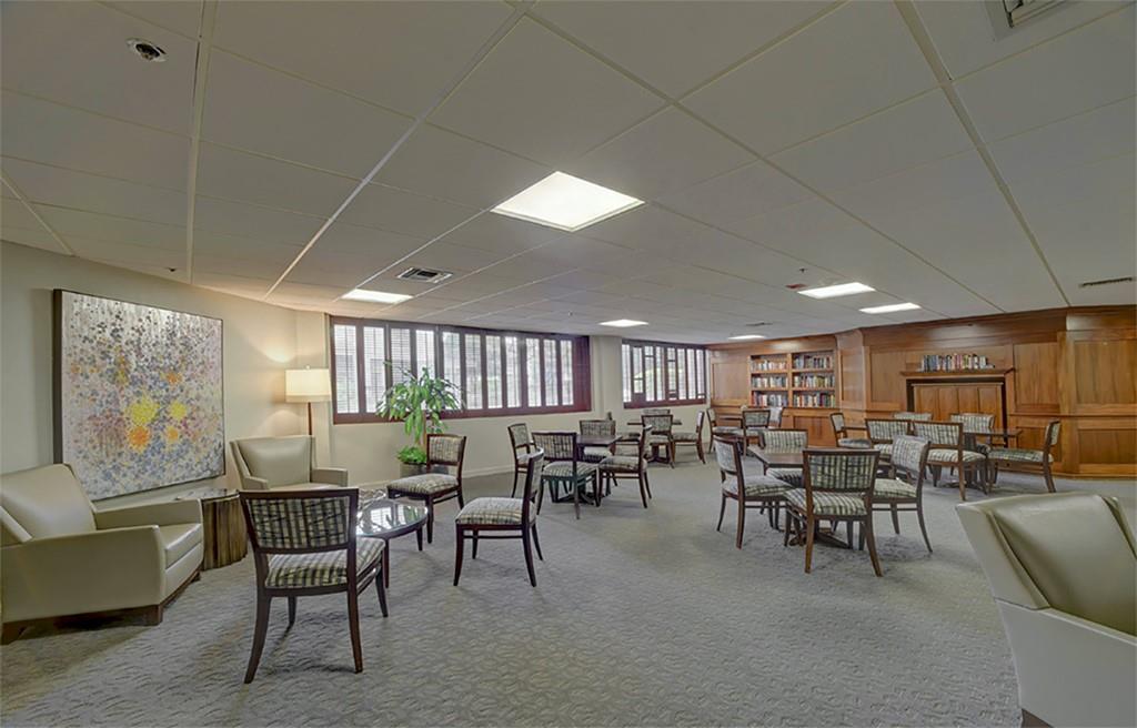 40 N Interstate 35 EXPY Unit: 2C2