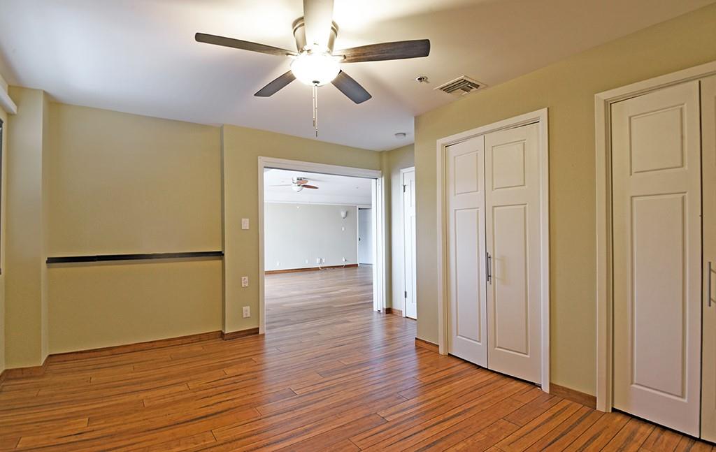 40 N Interstate 35 EXPY Unit: 2C2